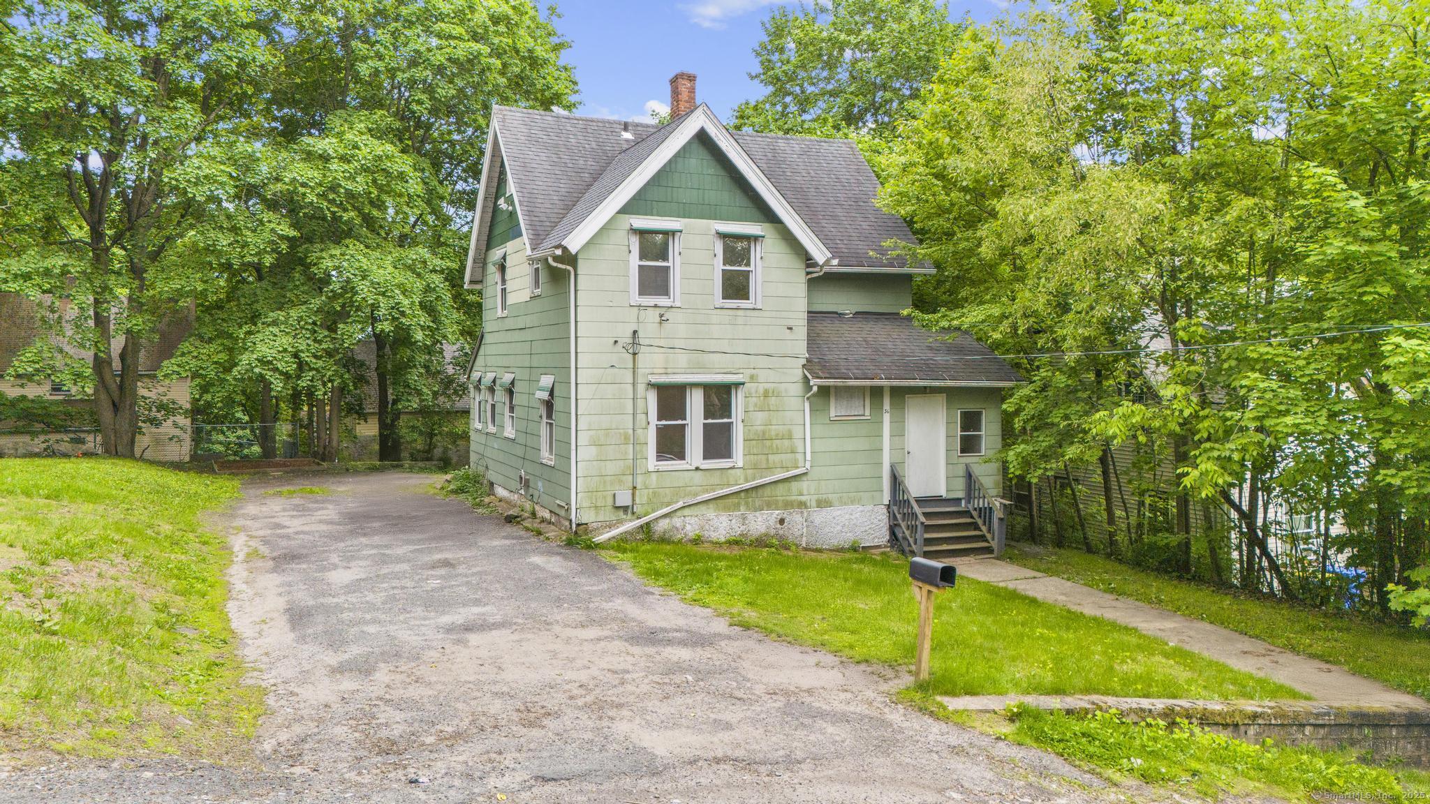 Property for Sale at Bellevue Street, Waterbury, Connecticut - Bedrooms: 3 
Bathrooms: 2 
Rooms: 6  - $219,900