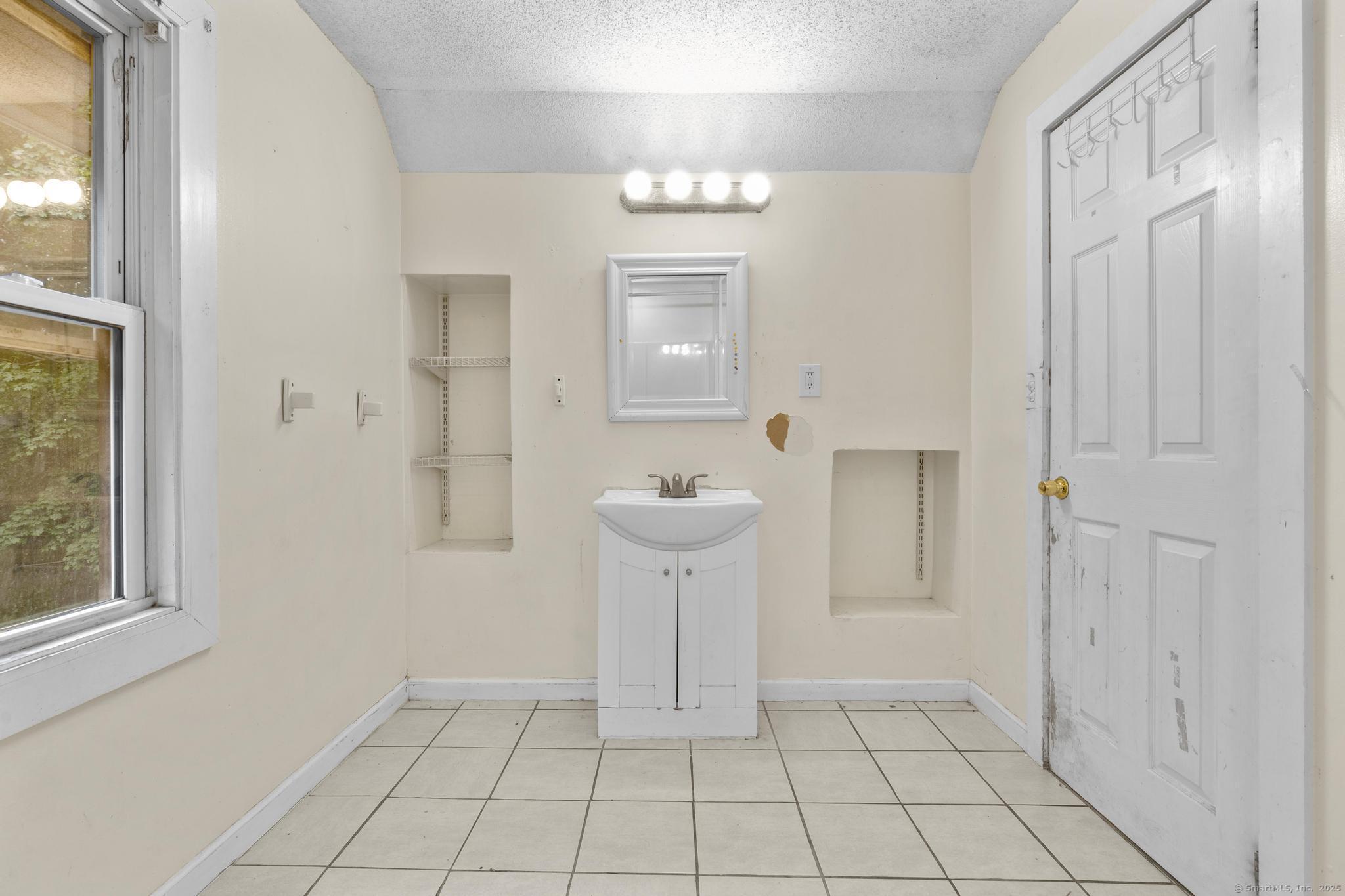 36 Bellevue Street, Waterbury, Connecticut image 15