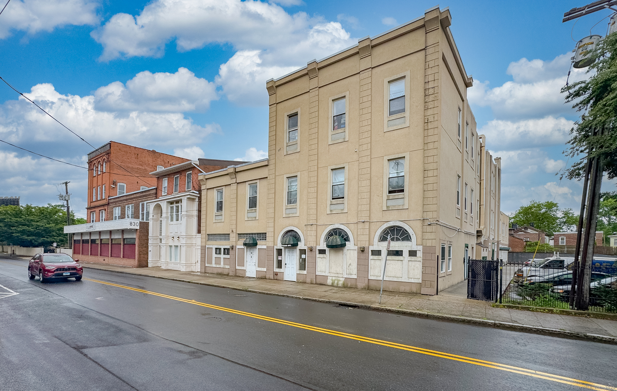 Property for Sale at Grand Avenue, New Haven, Connecticut - Bedrooms: 29 
Bathrooms: 1 
Rooms: 80  - $3,600,000