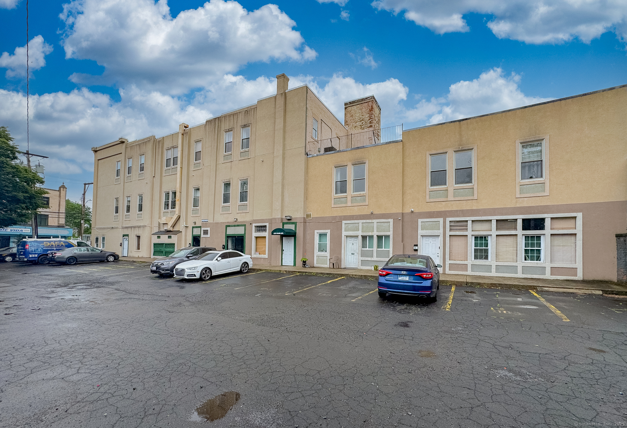850 Grand Avenue