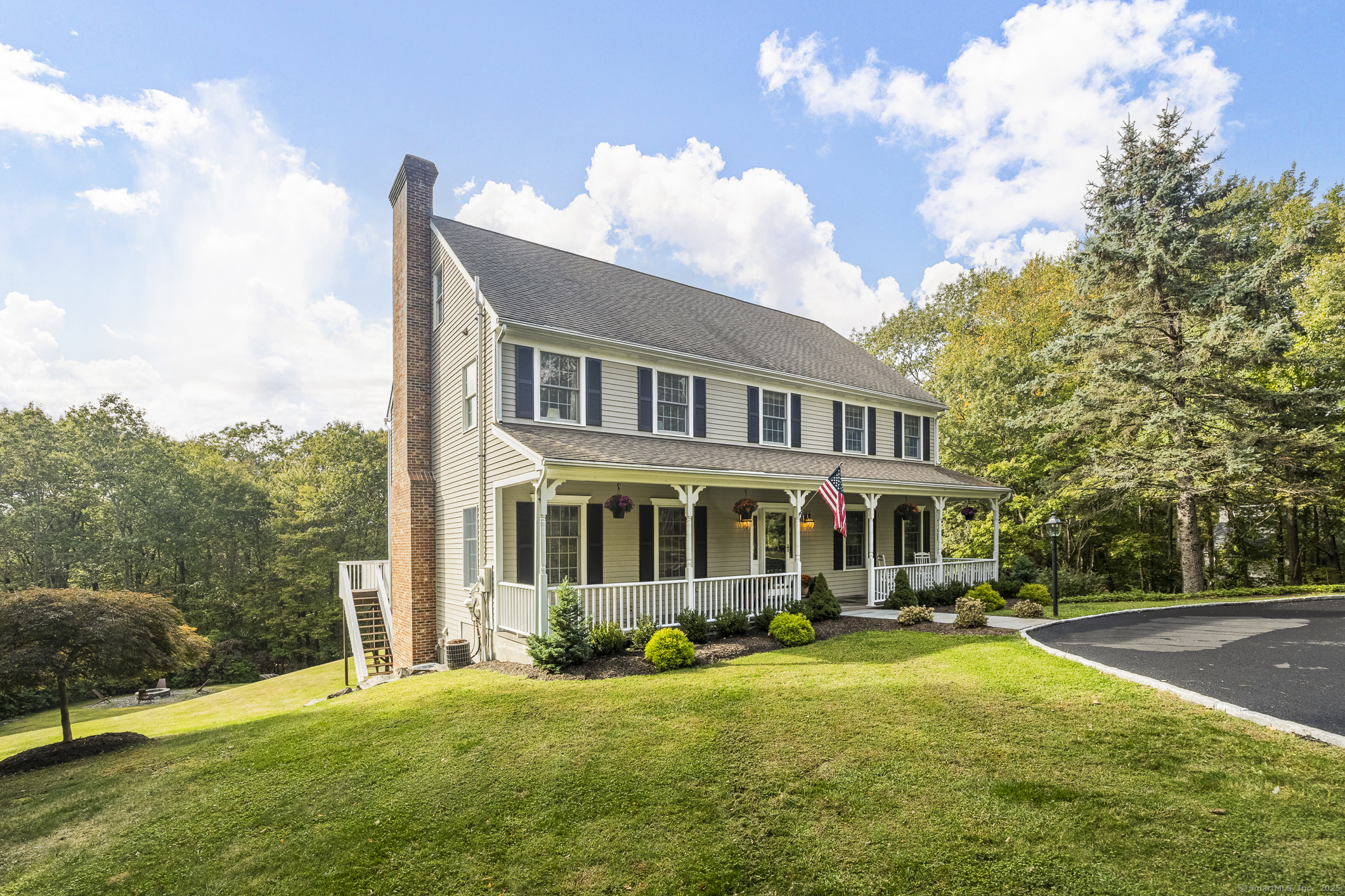 Ridgefield, Connecticut 06877, United States, 5 Bedrooms Bedrooms, ,4 BathroomsBathrooms,Residential,Pending,215361
