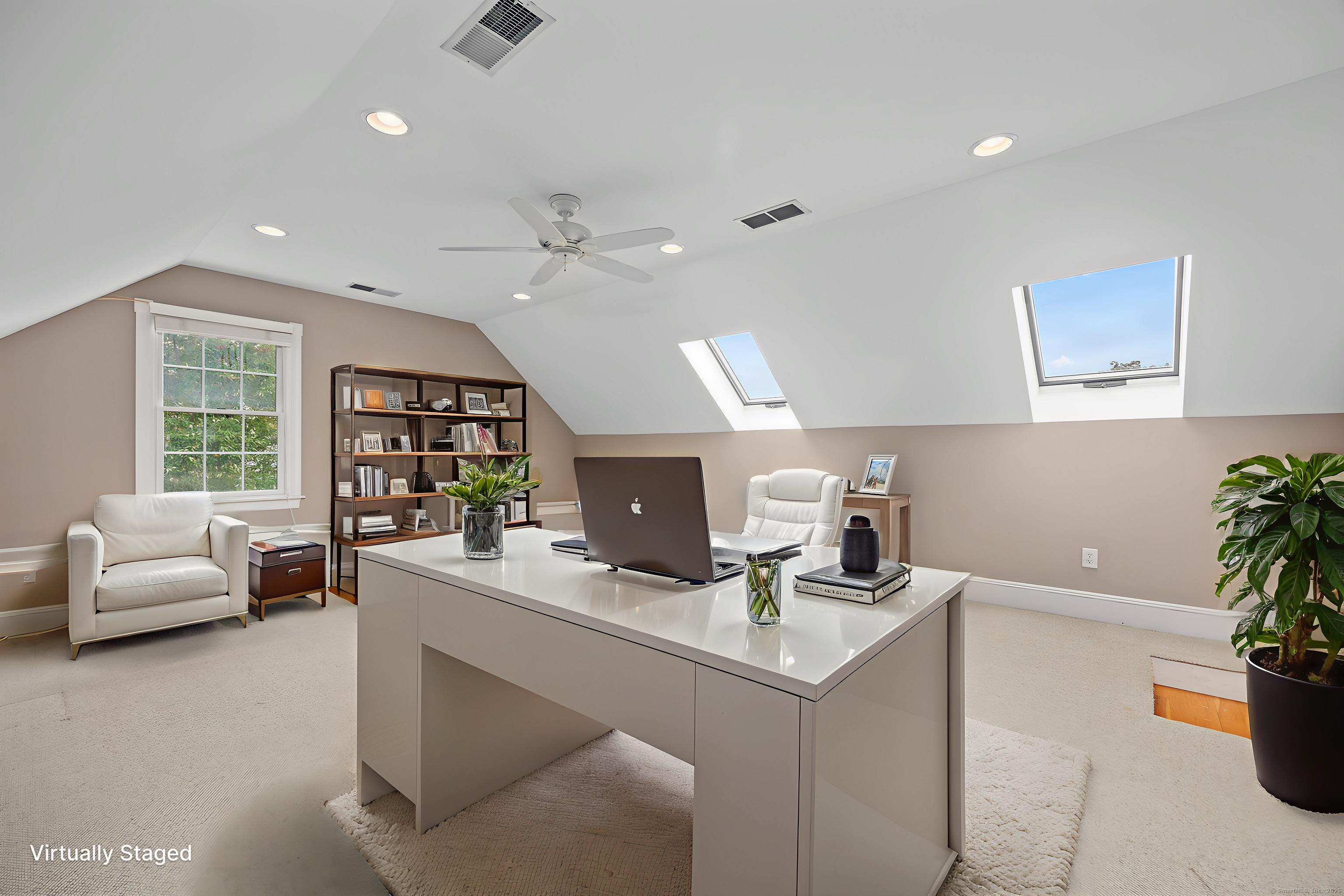 Ridgefield, Connecticut 06877, United States, 5 Bedrooms Bedrooms, ,4 BathroomsBathrooms,Residential,Pending,215361