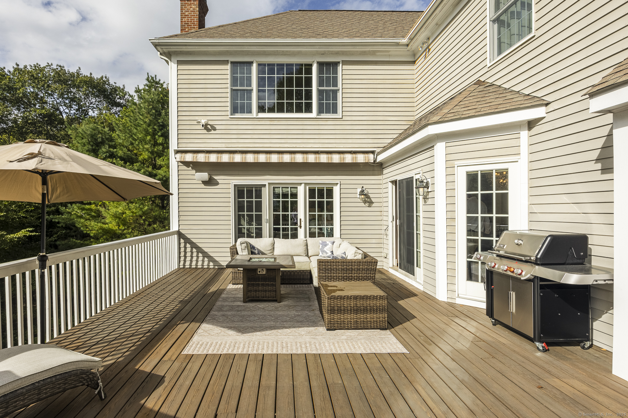 Ridgefield, Connecticut 06877, United States, 5 Bedrooms Bedrooms, ,4 BathroomsBathrooms,Residential,Pending,215361