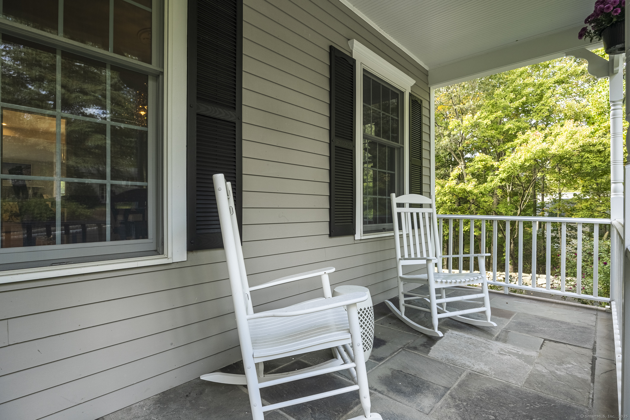 Ridgefield, Connecticut 06877, United States, 5 Bedrooms Bedrooms, ,4 BathroomsBathrooms,Residential,Pending,215361