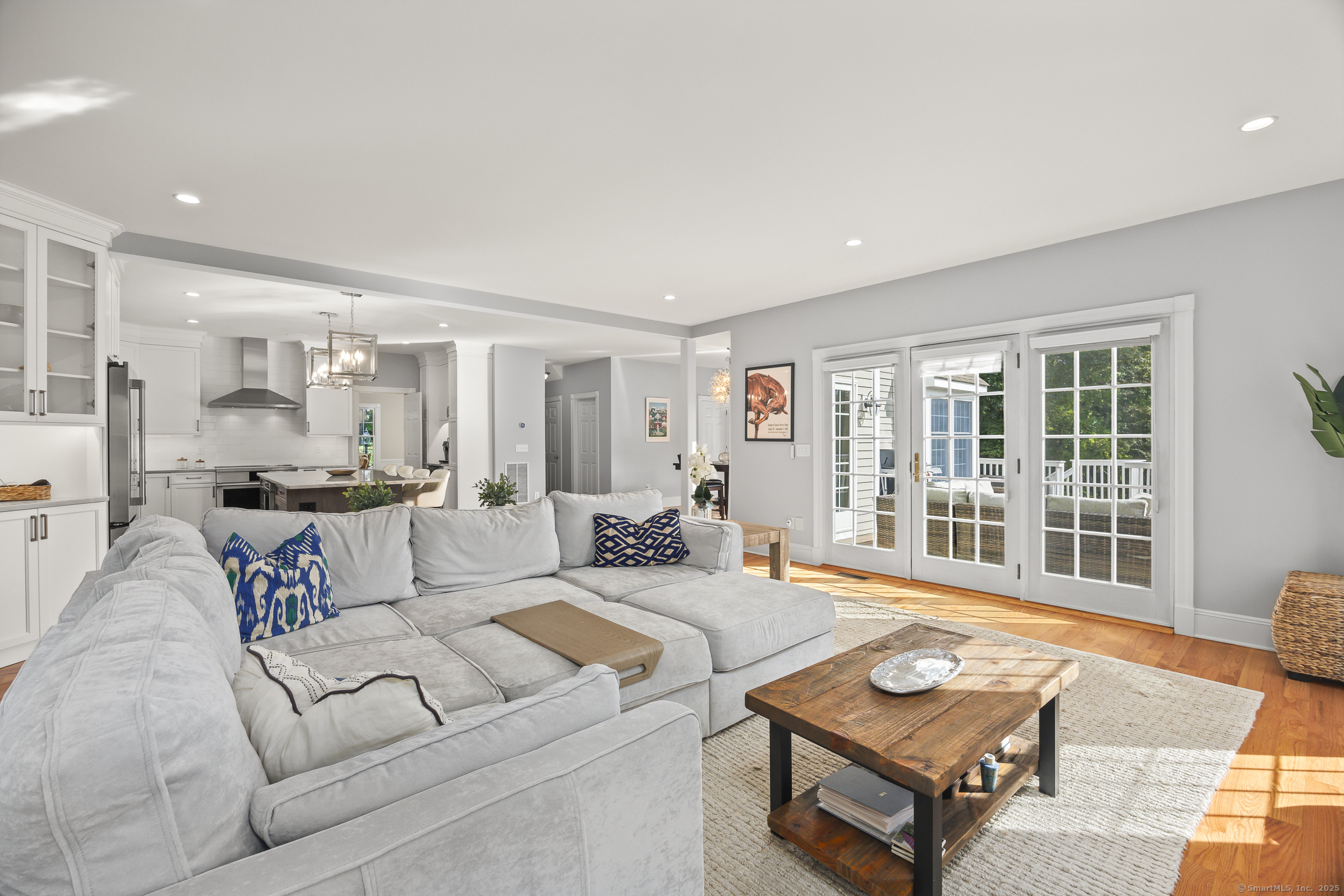 Ridgefield, Connecticut 06877, United States, 5 Bedrooms Bedrooms, ,4 BathroomsBathrooms,Residential,Pending,215361