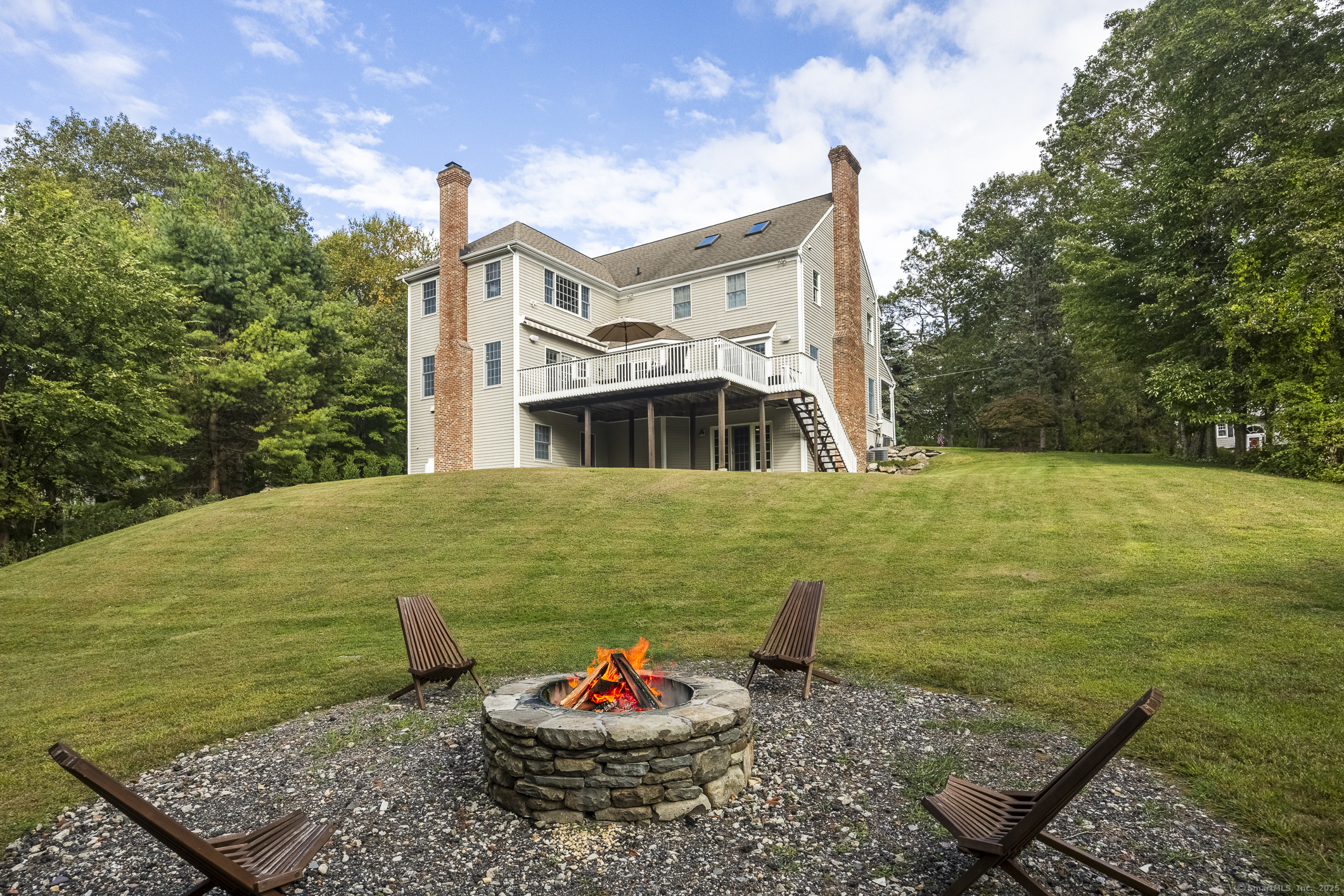 Ridgefield, Connecticut 06877, United States, 5 Bedrooms Bedrooms, ,4 BathroomsBathrooms,Residential,Pending,215361