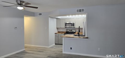 Tiny photo for 90 Crown Knoll Court #APT 136, Groton, CT 06340 (MLS # 24156898)