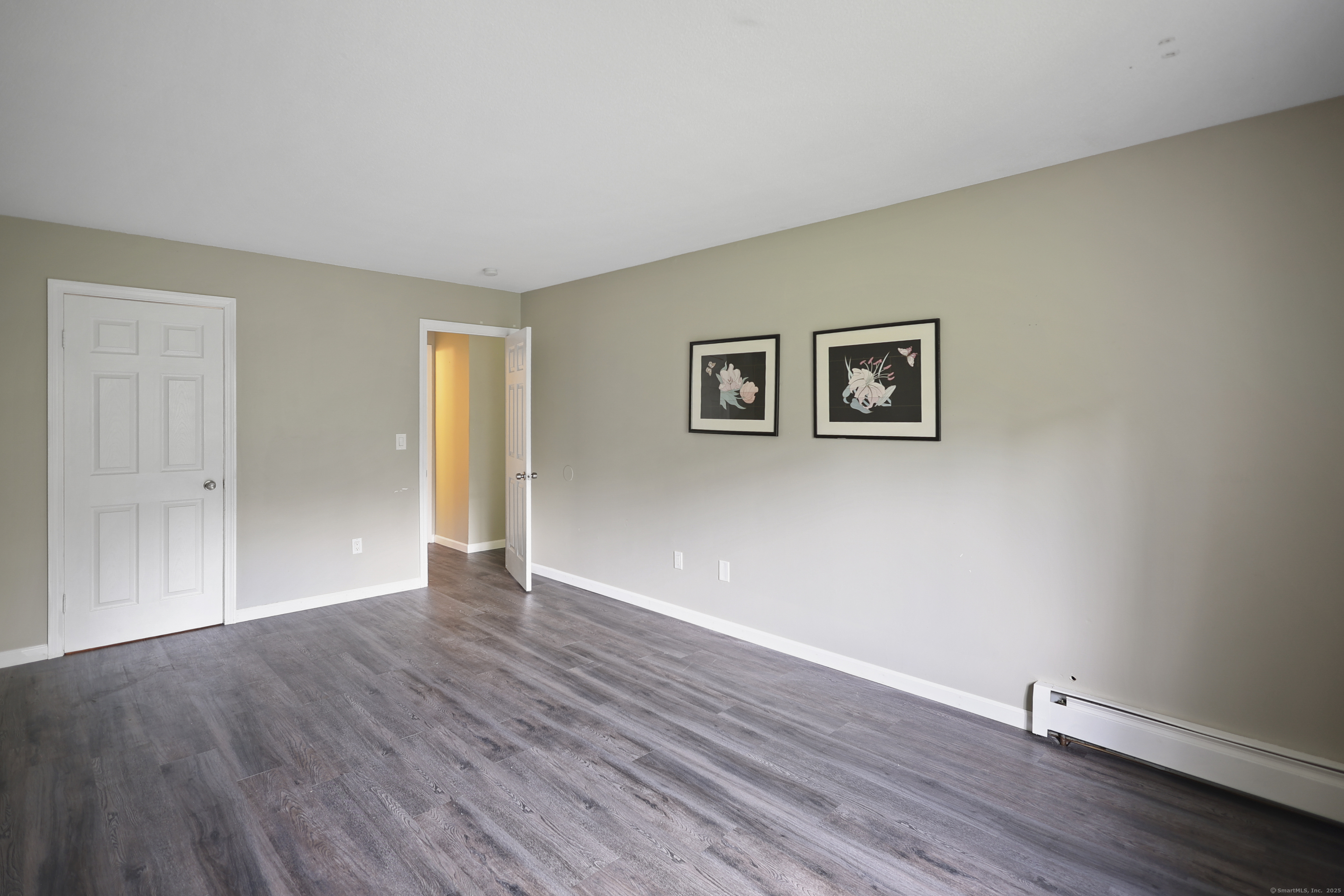 Vernon, Connecticut 06066, United States, 1 Bedroom Bedrooms, ,1 BathroomBathrooms,Residential,Pending,212925