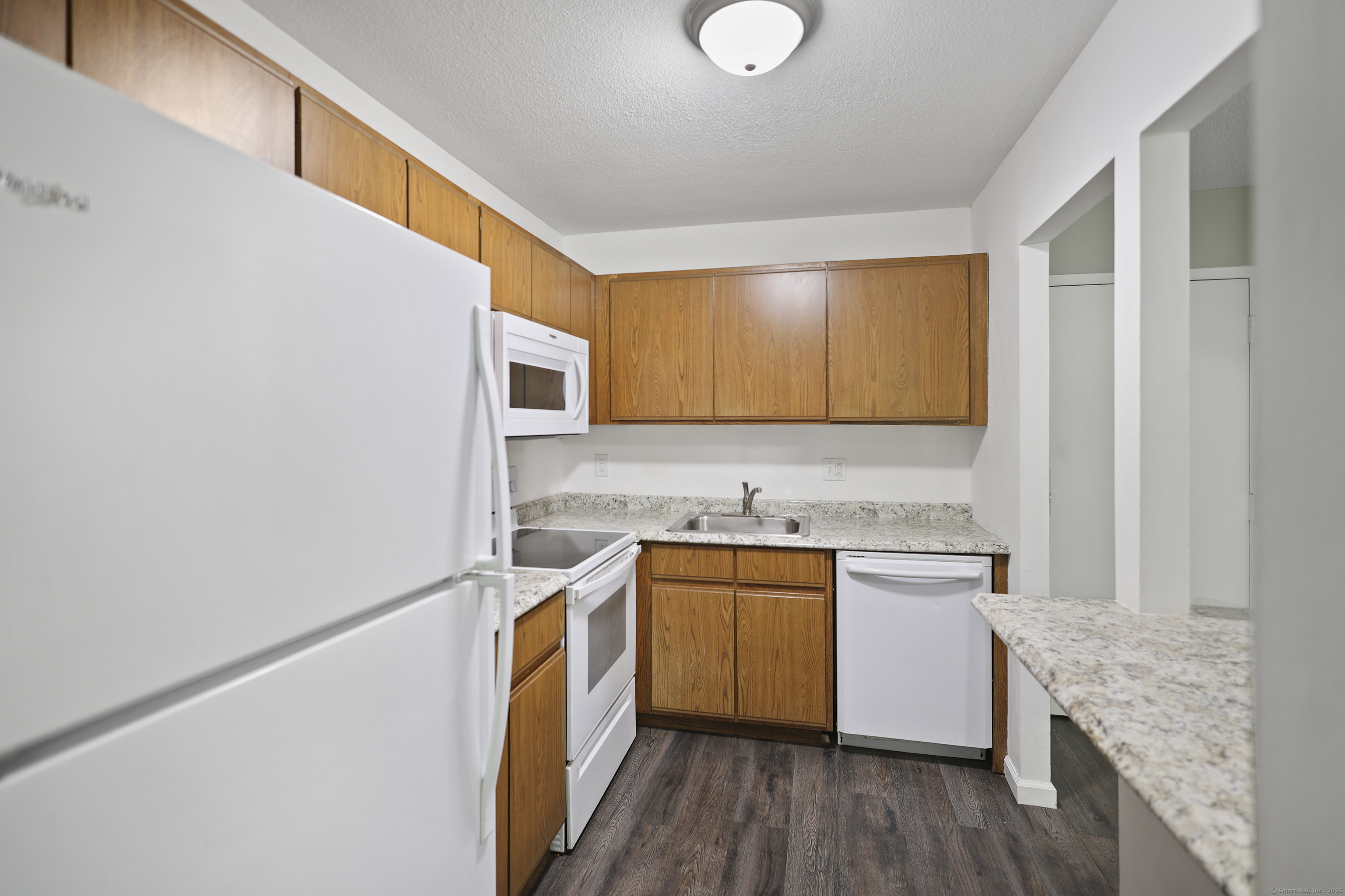 Vernon, Connecticut 06066, United States, 1 Bedroom Bedrooms, ,1 BathroomBathrooms,Residential,Pending,212925