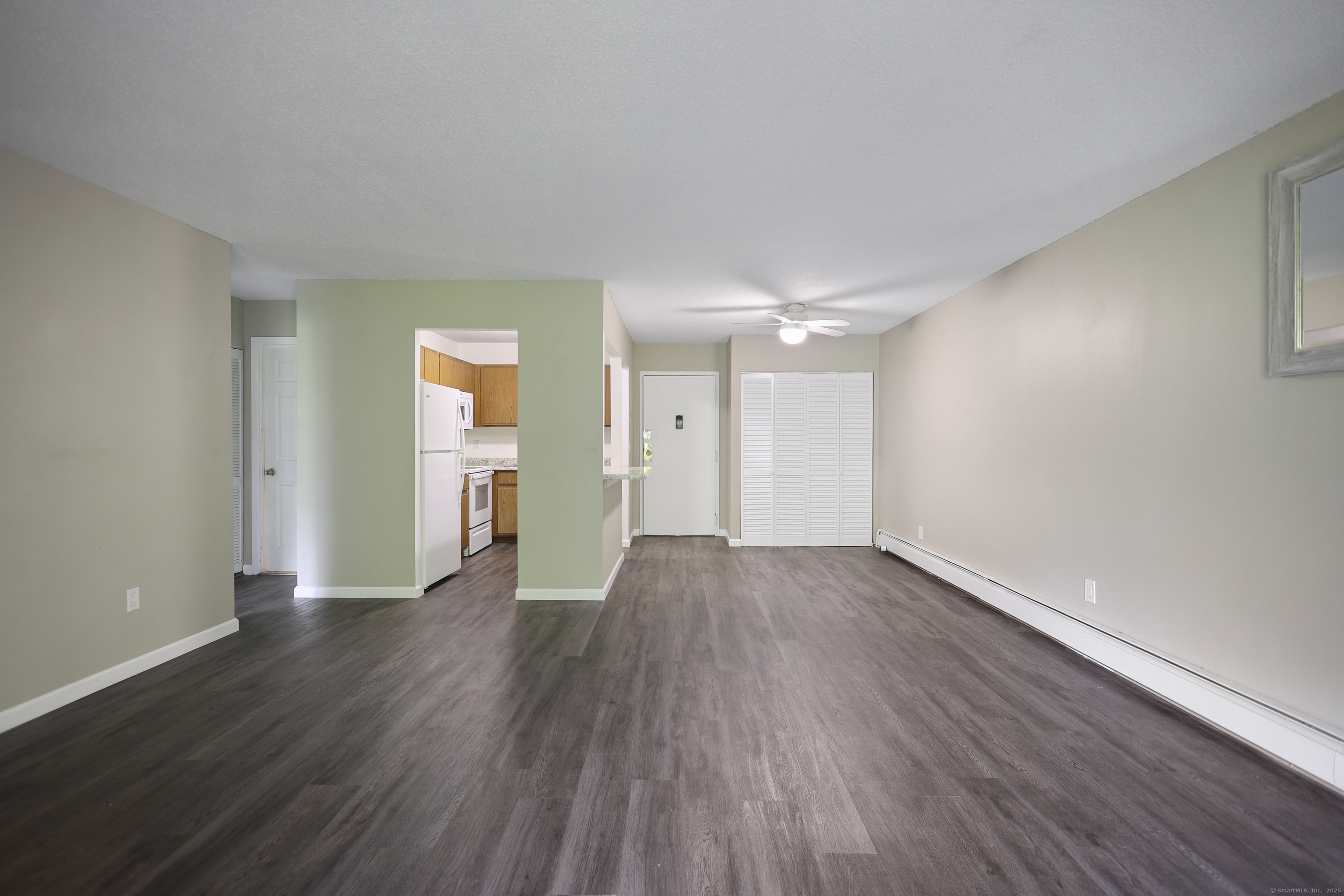 Vernon, Connecticut 06066, United States, 1 Bedroom Bedrooms, ,1 BathroomBathrooms,Residential,Pending,212925