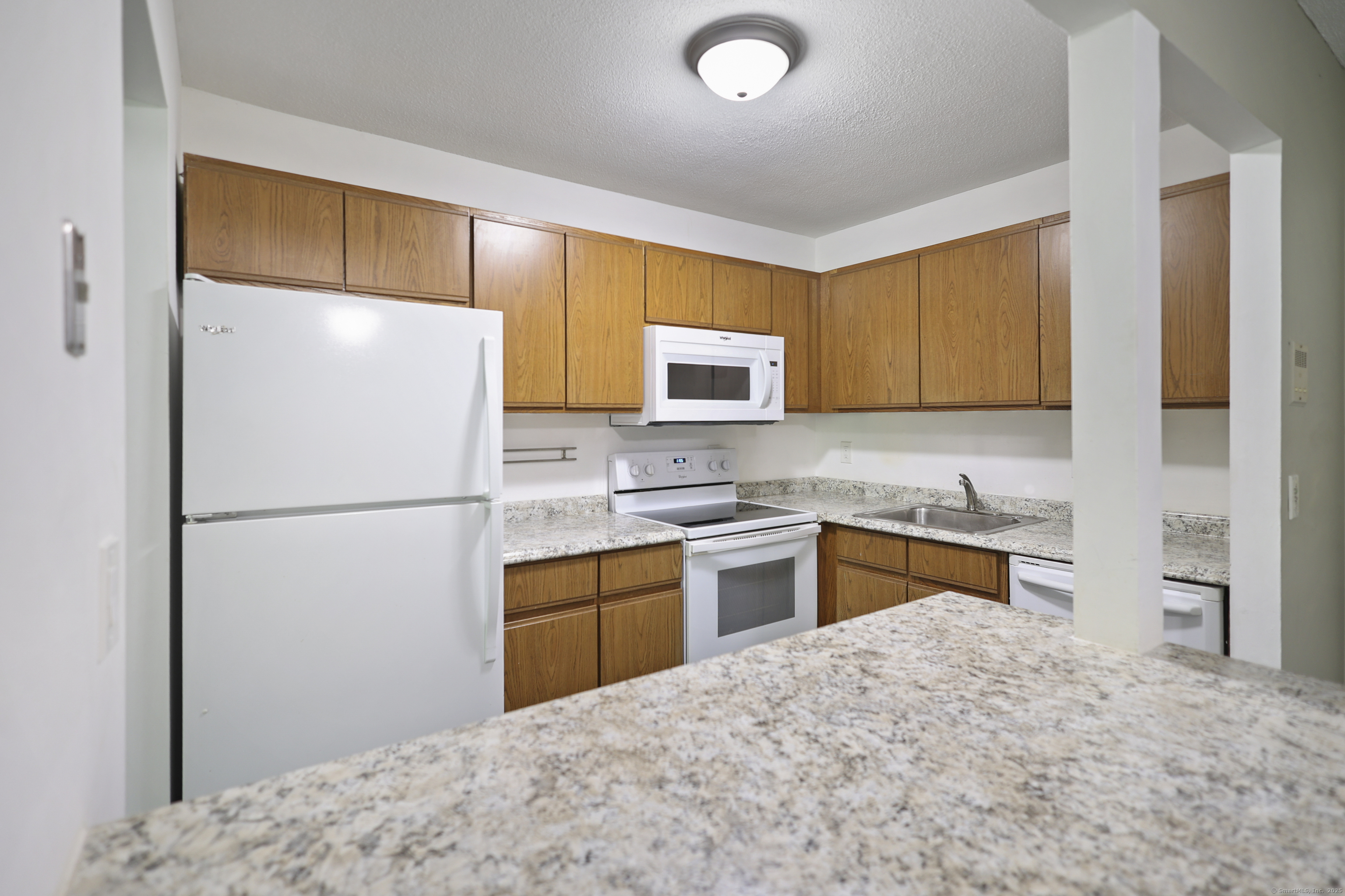 Vernon, Connecticut 06066, United States, 1 Bedroom Bedrooms, ,1 BathroomBathrooms,Residential,Pending,212925