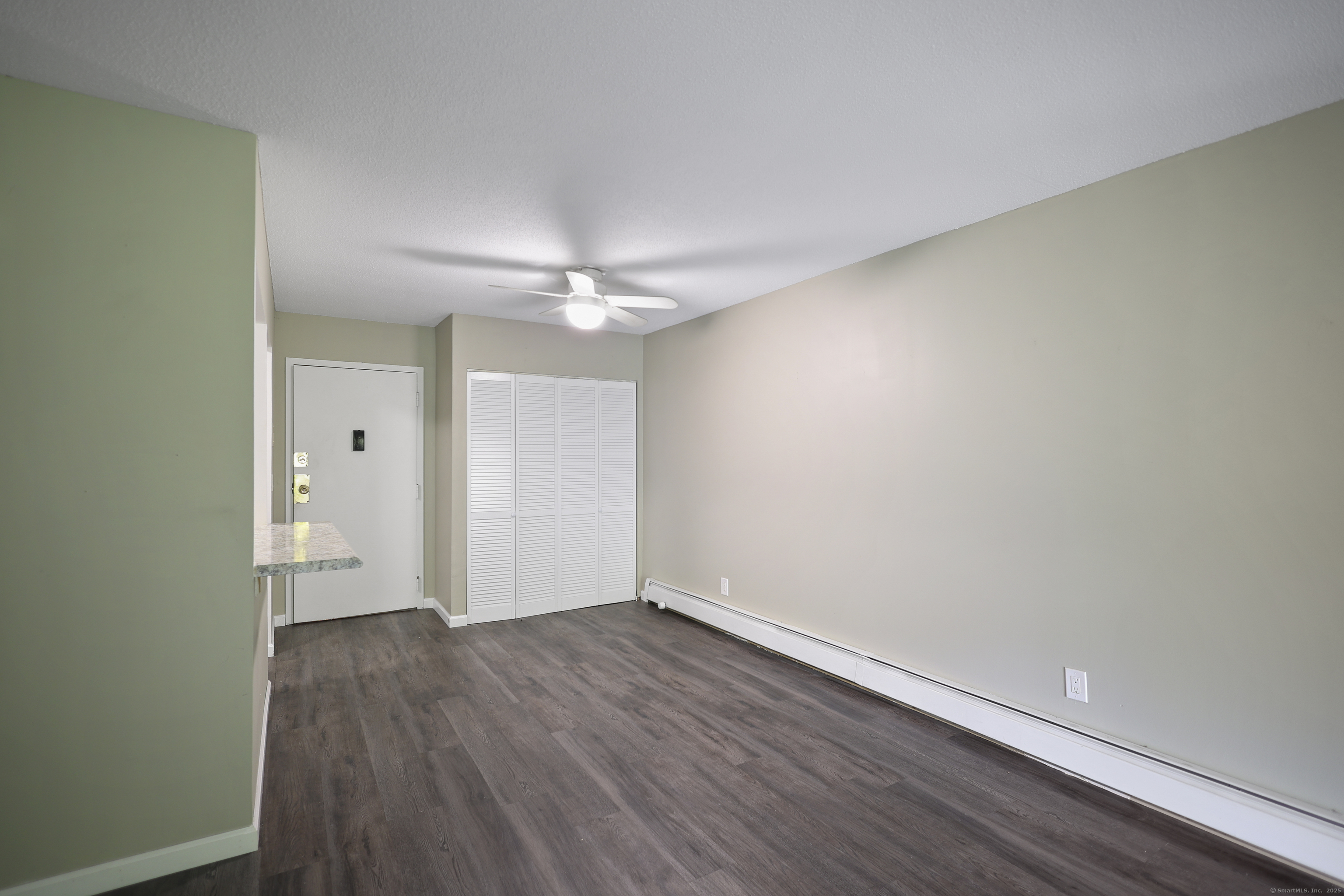 Vernon, Connecticut 06066, United States, 1 Bedroom Bedrooms, ,1 BathroomBathrooms,Residential,Pending,212925