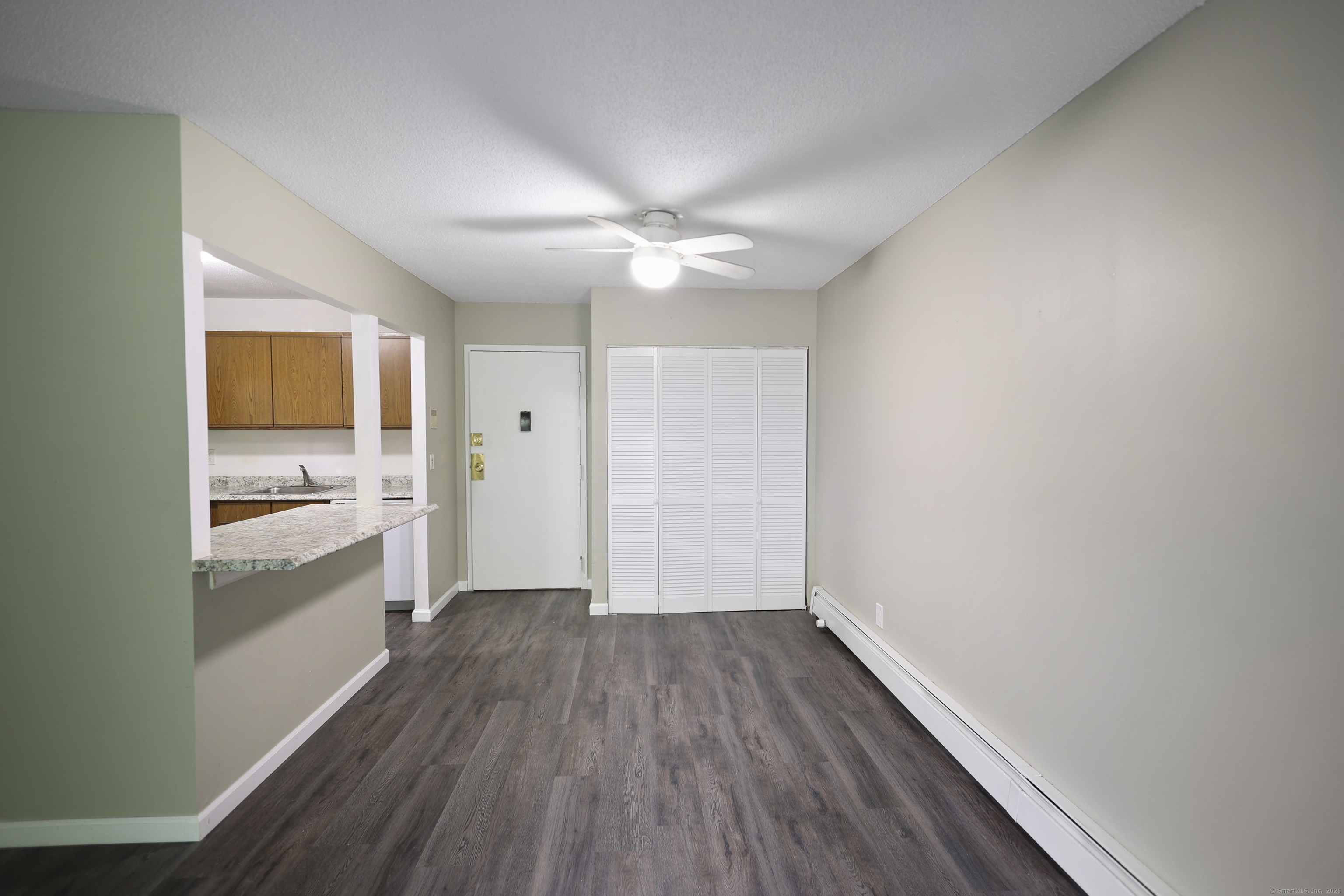 Vernon, Connecticut 06066, United States, 1 Bedroom Bedrooms, ,1 BathroomBathrooms,Residential,Pending,212925