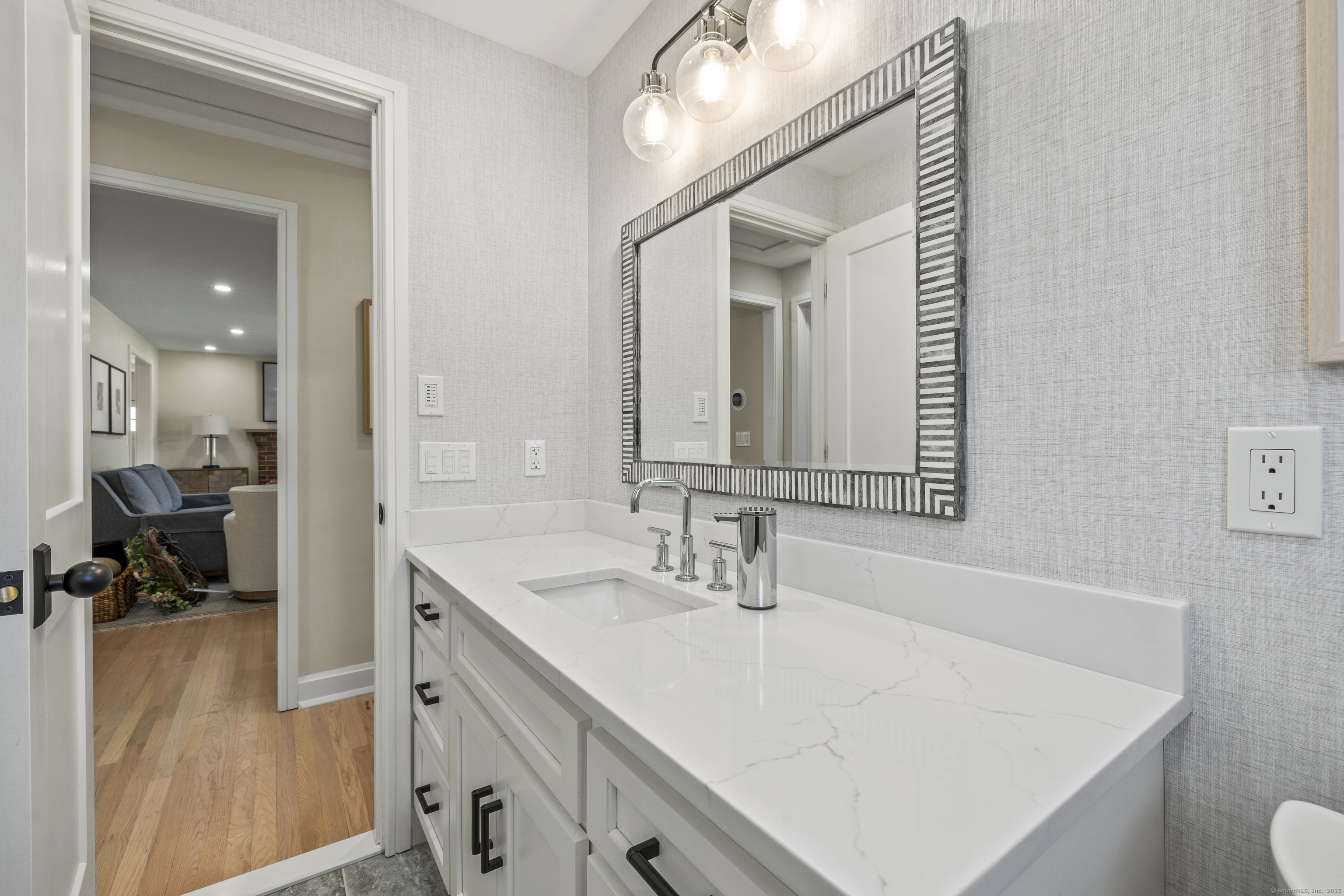 596 Bush Hill Road, Manchester, Connecticut image 21