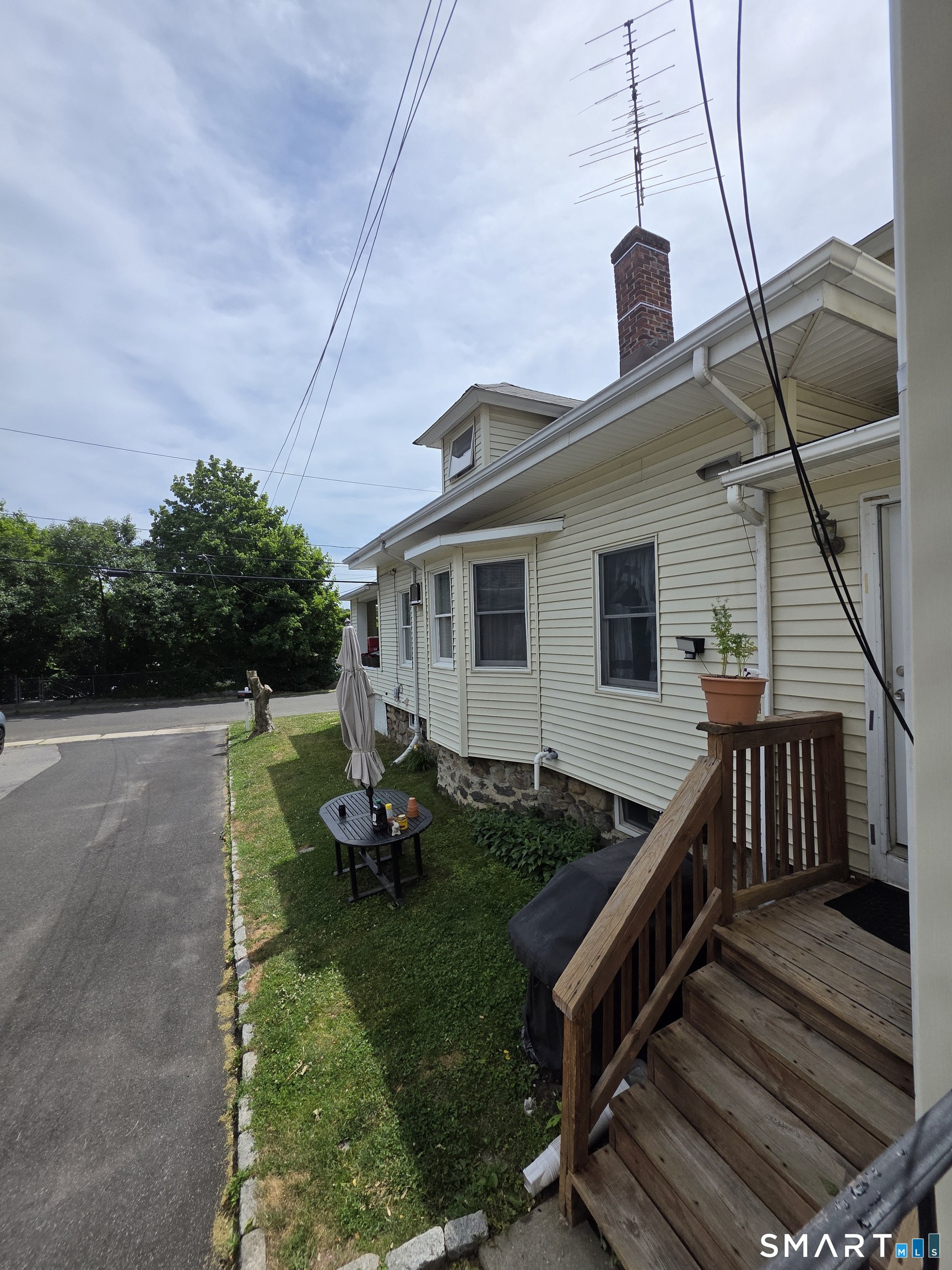 37 Waterbury Avenue