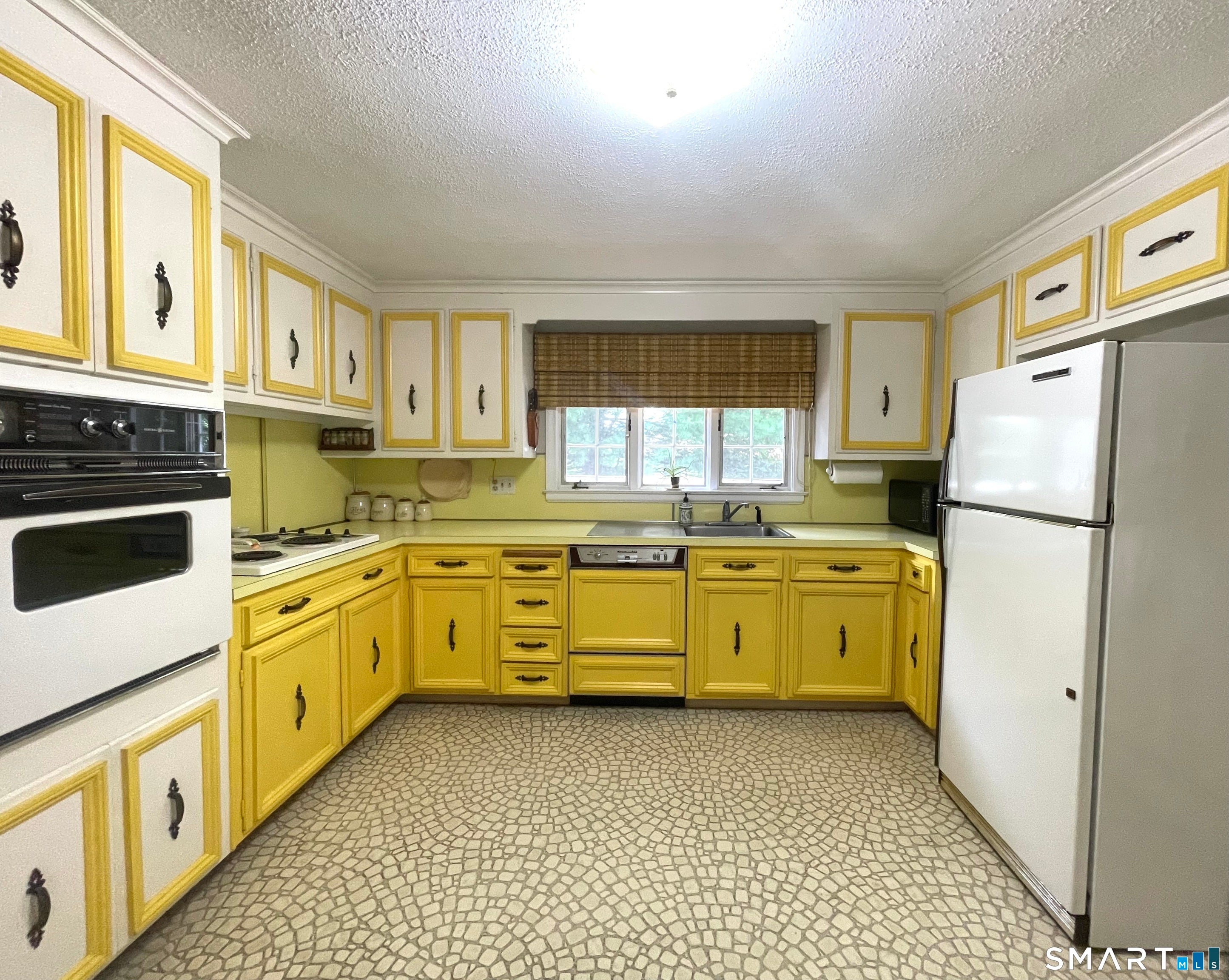 27 Fairway Drive