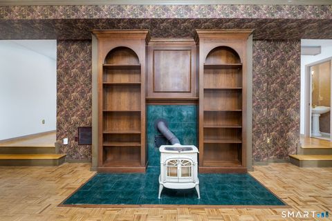 Tiny photo for 10 Pepperidge Court #10, Simsbury, CT 06070 (MLS # 24144855)