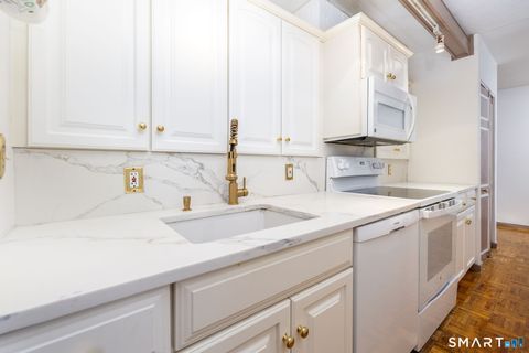 Tiny photo for 10 Pepperidge Court #10, Simsbury, CT 06070 (MLS # 24144855)