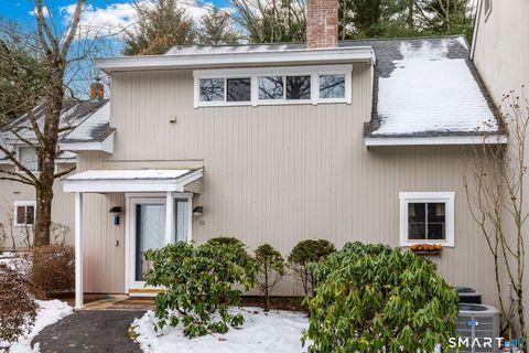 Photo of 10 Pepperidge Court #10, Simsbury, CT 06070 (MLS # 24144855)