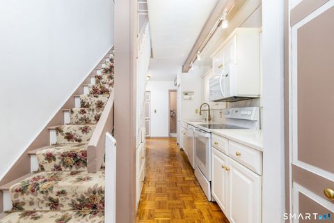 Tiny photo for 10 Pepperidge Court #10, Simsbury, CT 06070 (MLS # 24144855)