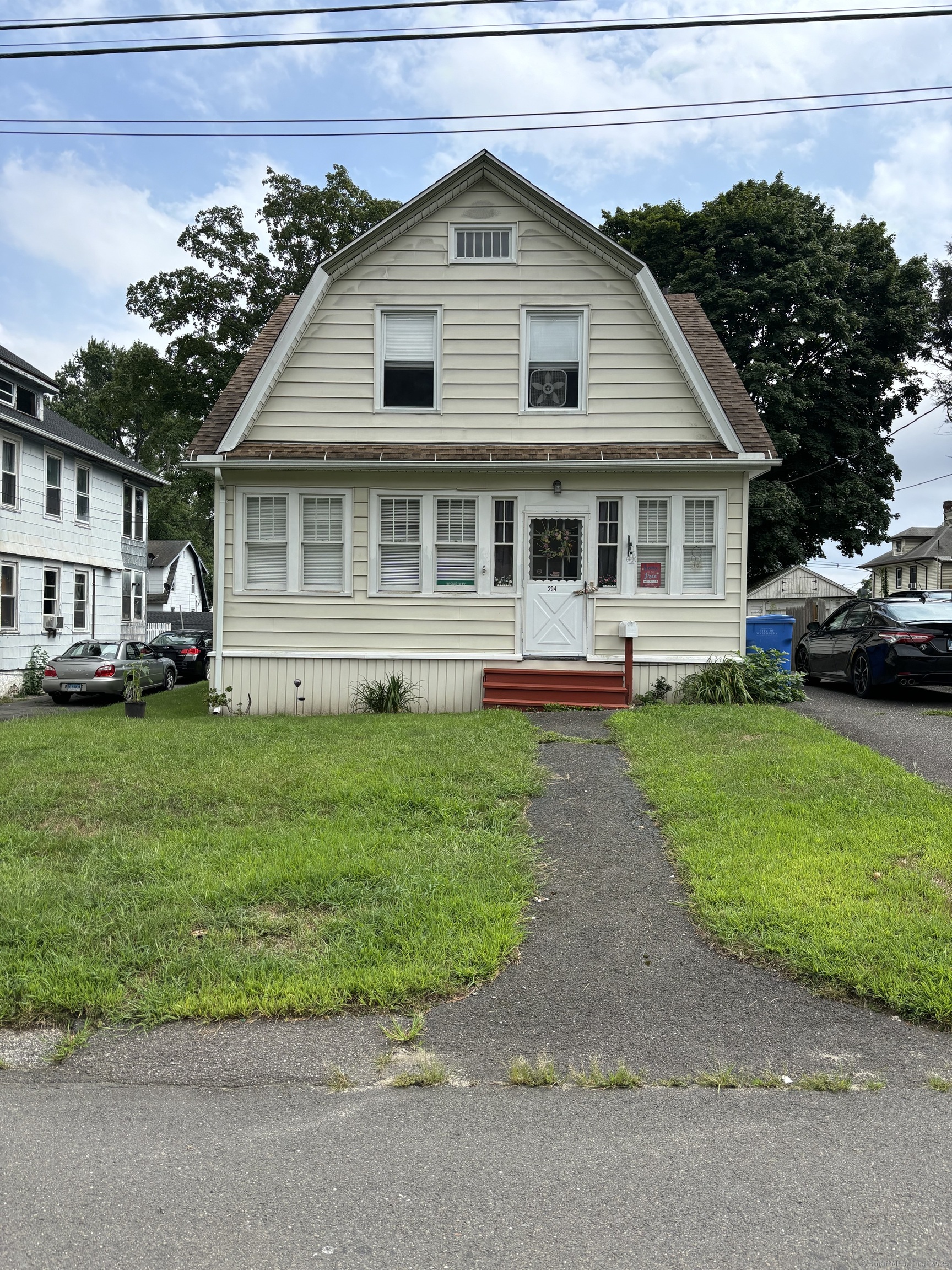 Fairlawn Avenue, Waterbury, Connecticut - 3 Bedrooms  
1 Bathrooms  
6 Rooms - 