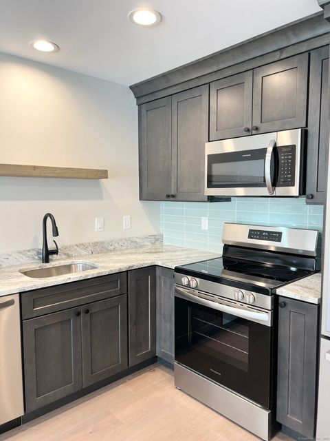 MLS: 24095877