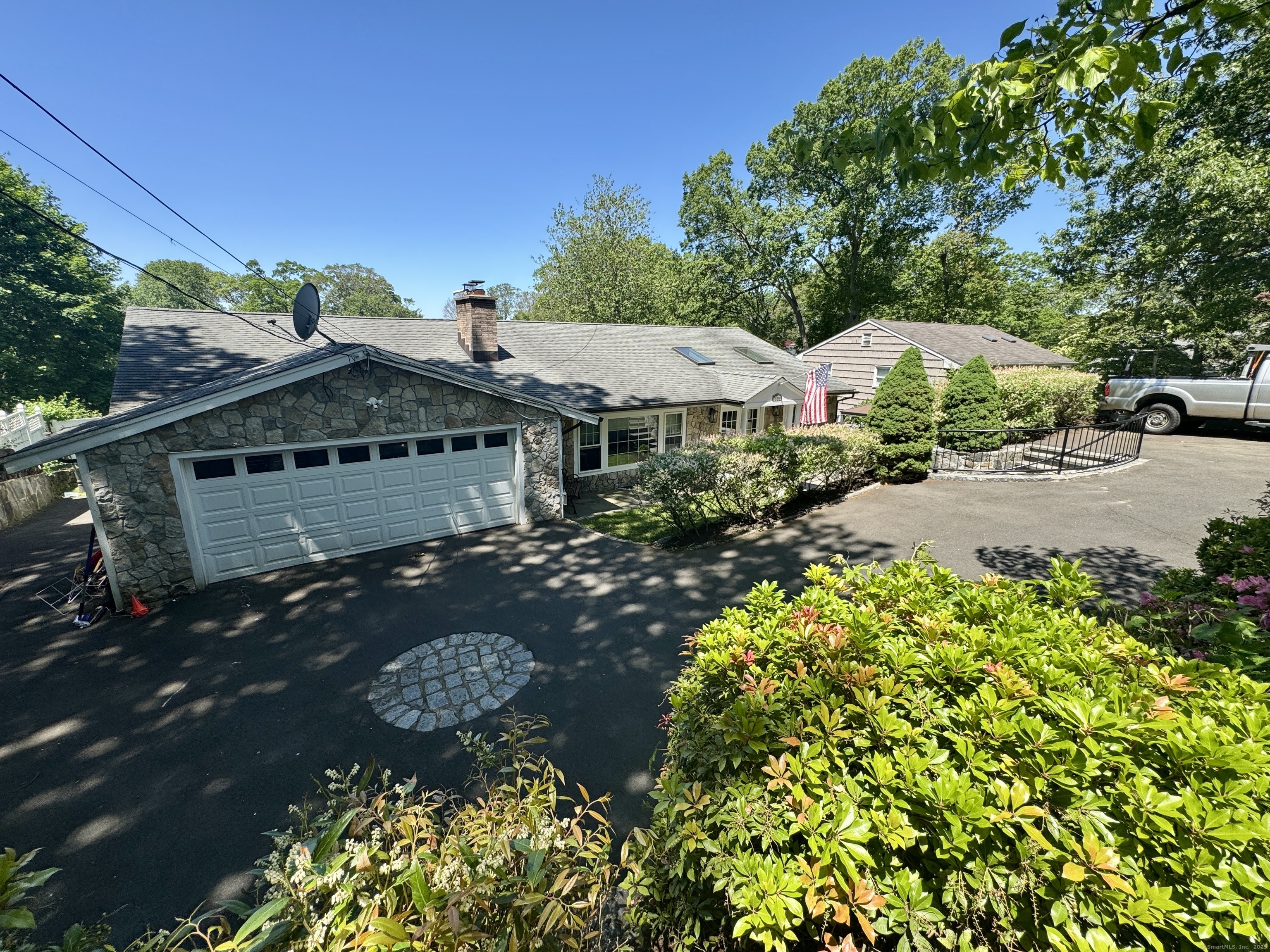 171 Dannell Drive, Stamford, Connecticut image 2