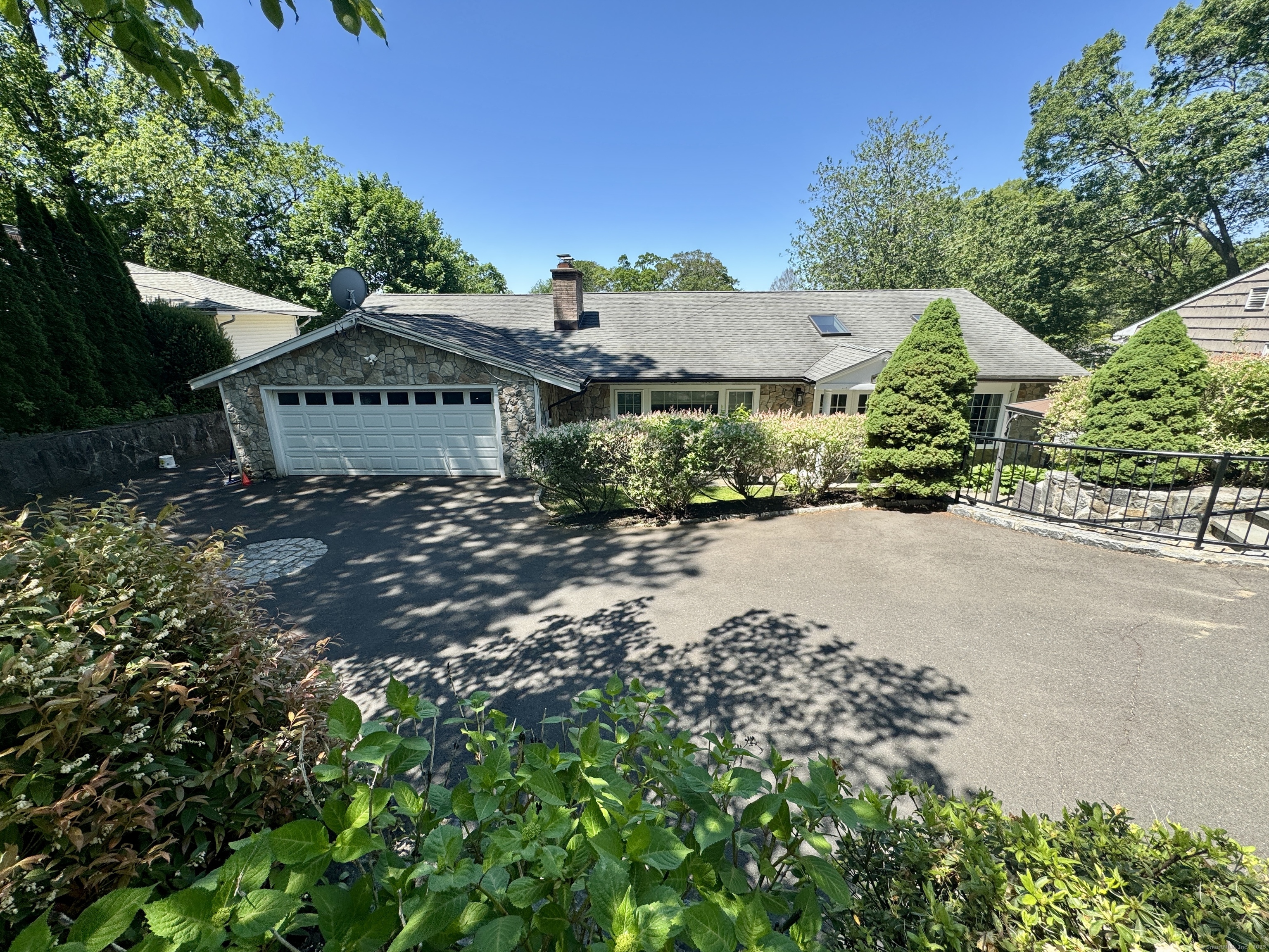 171 Dannell Drive, Stamford, Connecticut image 1
