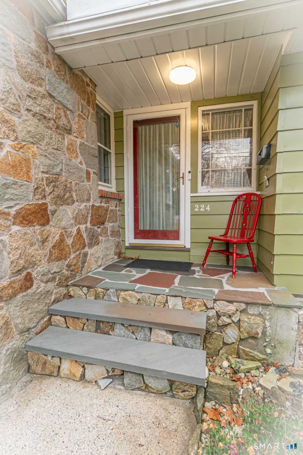 Photo of 224 Ray Road, New Haven, CT 06515 (MLS # 24149944)