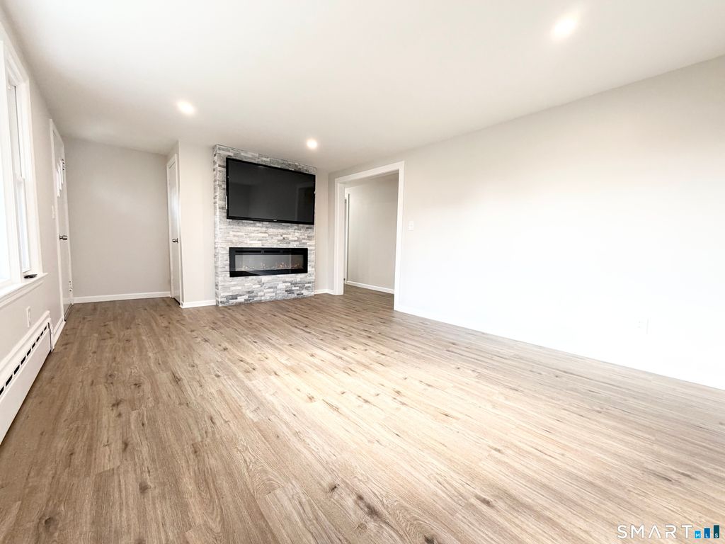 Photo of 9 Eleanor Road, Enfield, CT 06082 (MLS # 24148316)