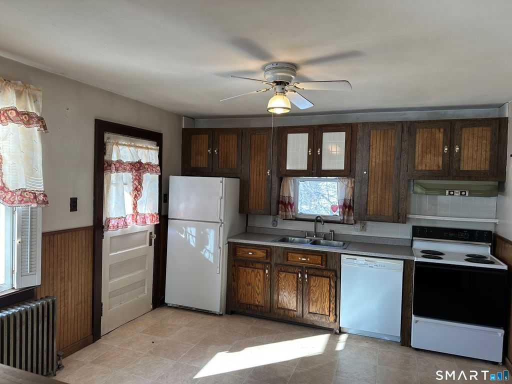 Photo of 67 Clover Street, Waterbury, CT 06706 (MLS # 24145093)