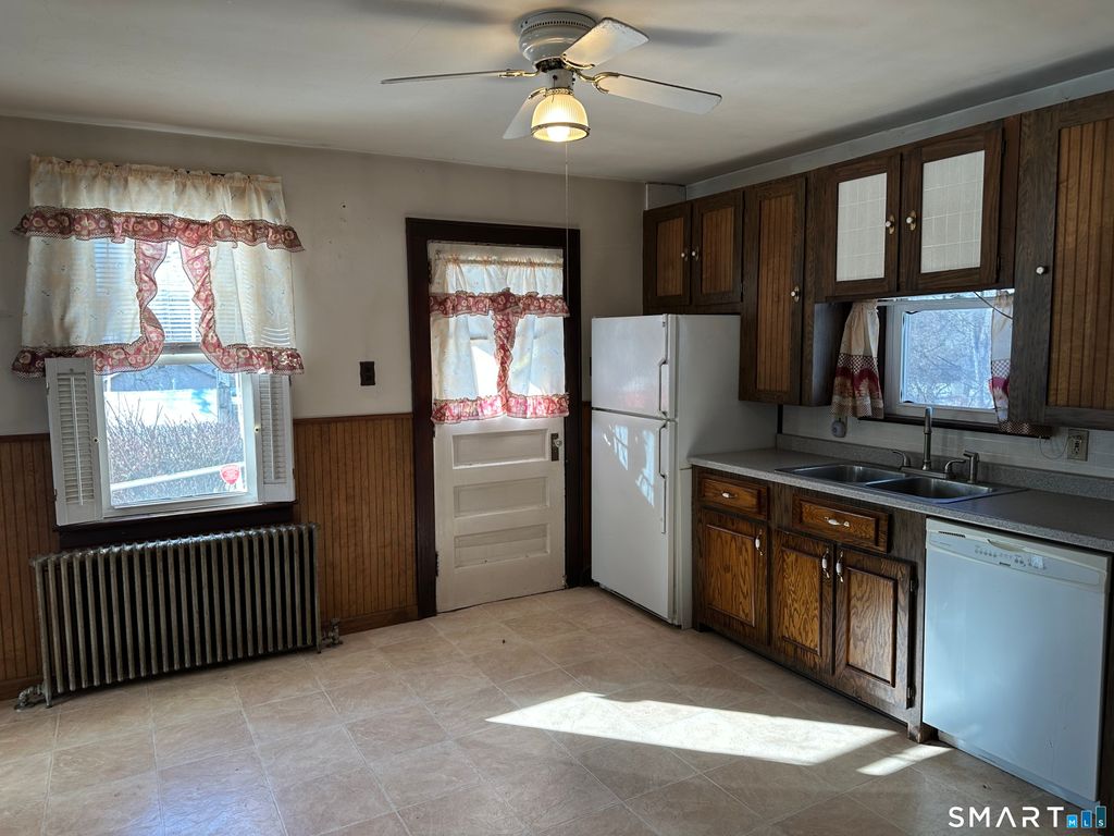 Photo of 67 Clover Street, Waterbury, CT 06706 (MLS # 24145093)