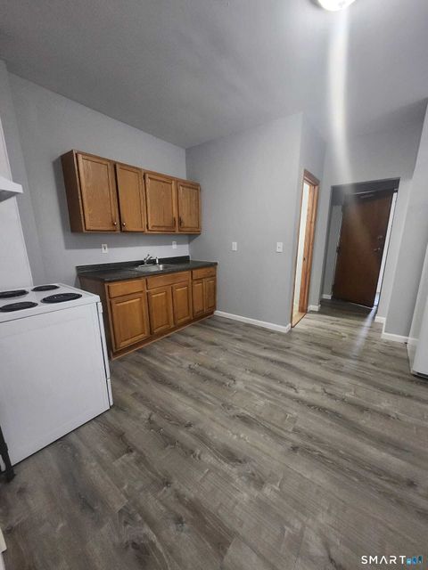 Photo of 31 Whitmore Street, Hartford, CT 06114 (MLS # 24157489)