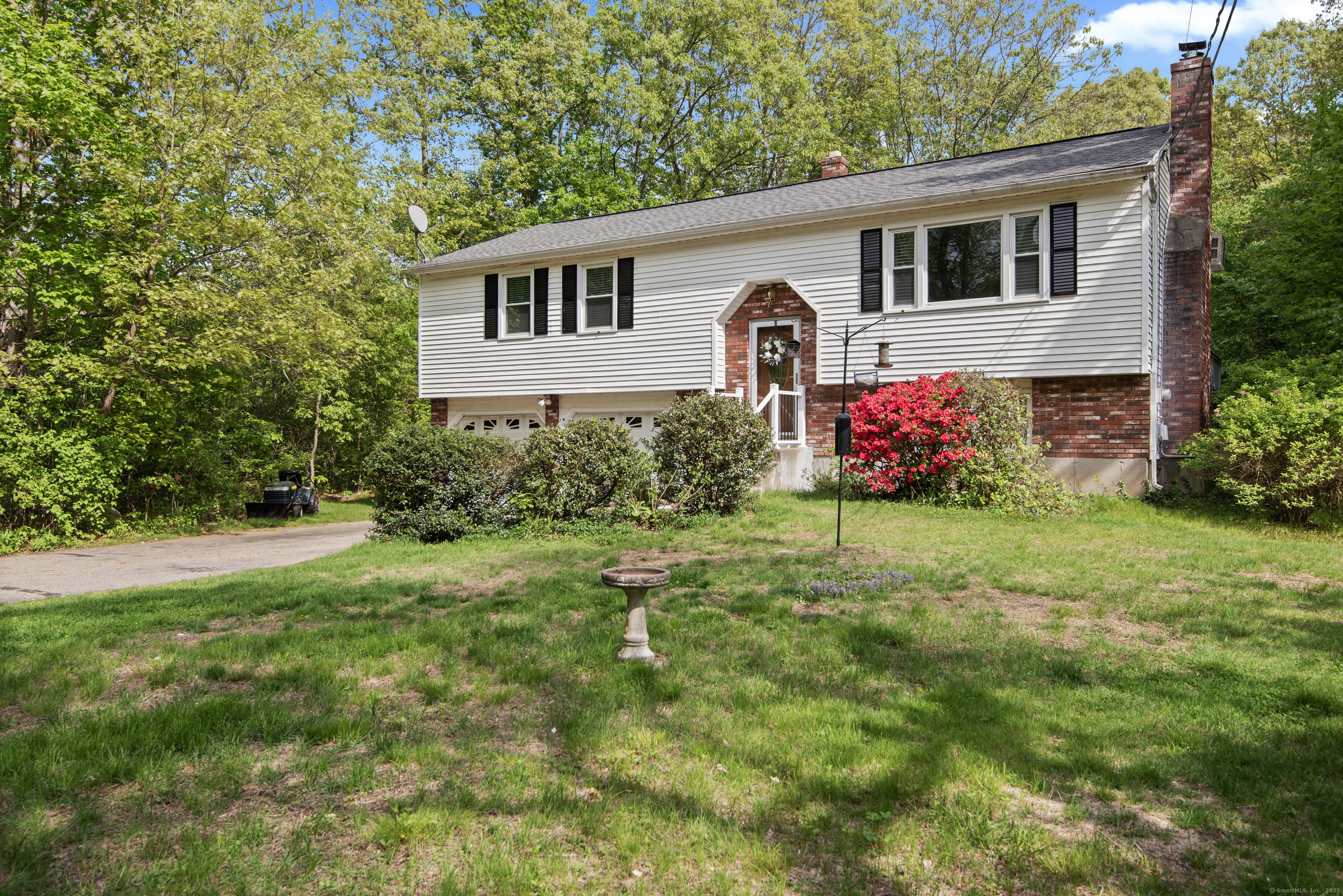 18 Doyle Road, Montville, Connecticut image 1
