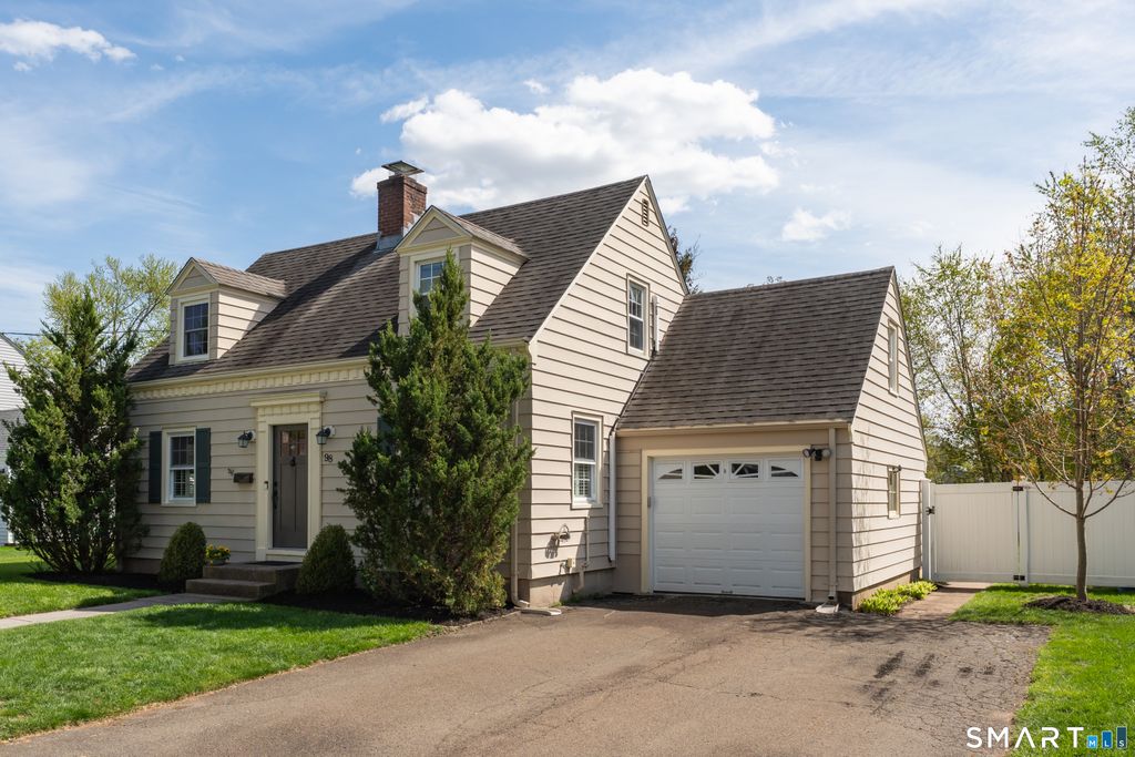 Photo of 98 Colonial Drive, Hamden, CT 06518 (MLS # 24168455)