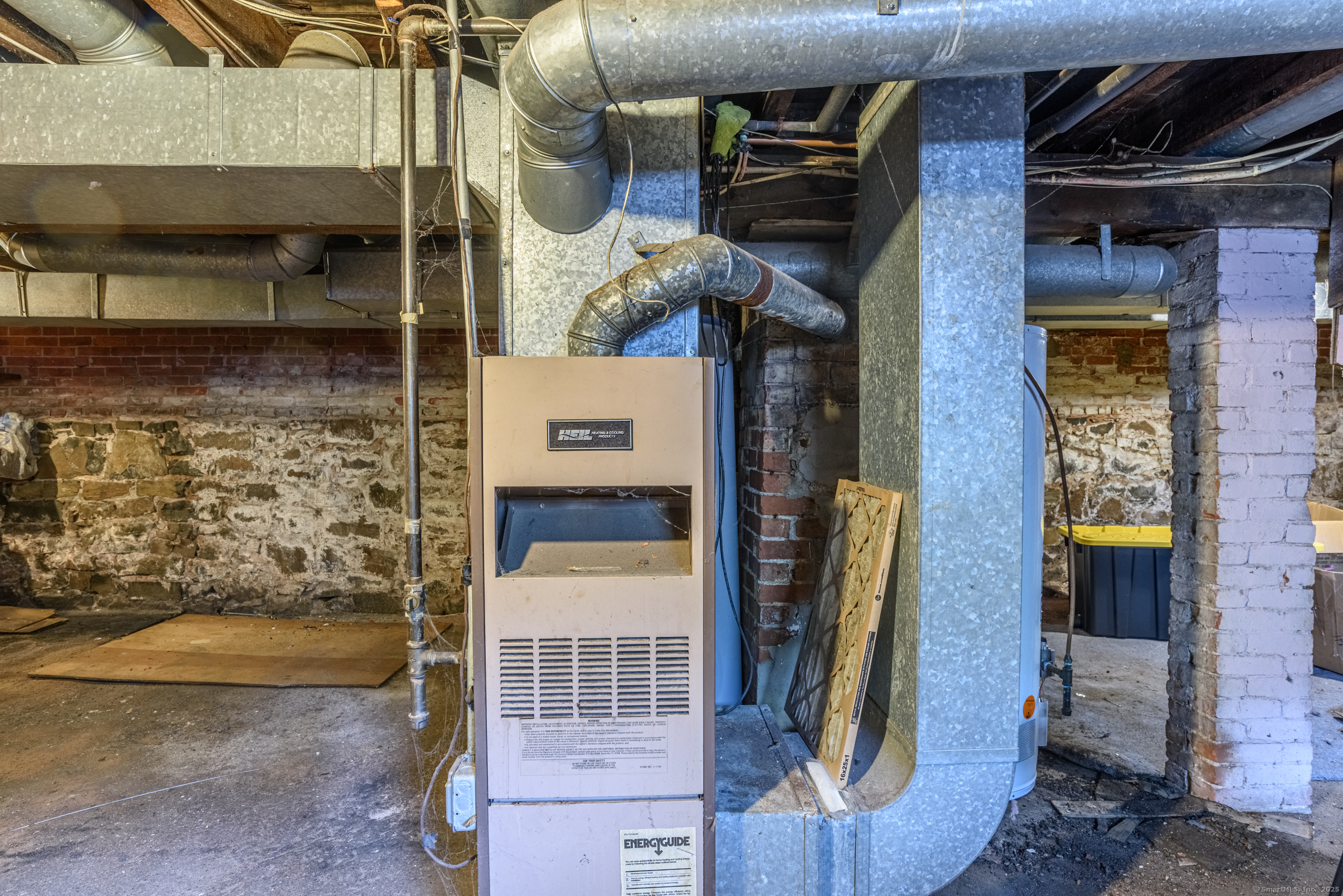 New Haven, Connecticut 06519, United States, 6 Bedrooms Bedrooms, ,3 BathroomsBathrooms,Residential,Pending,132770