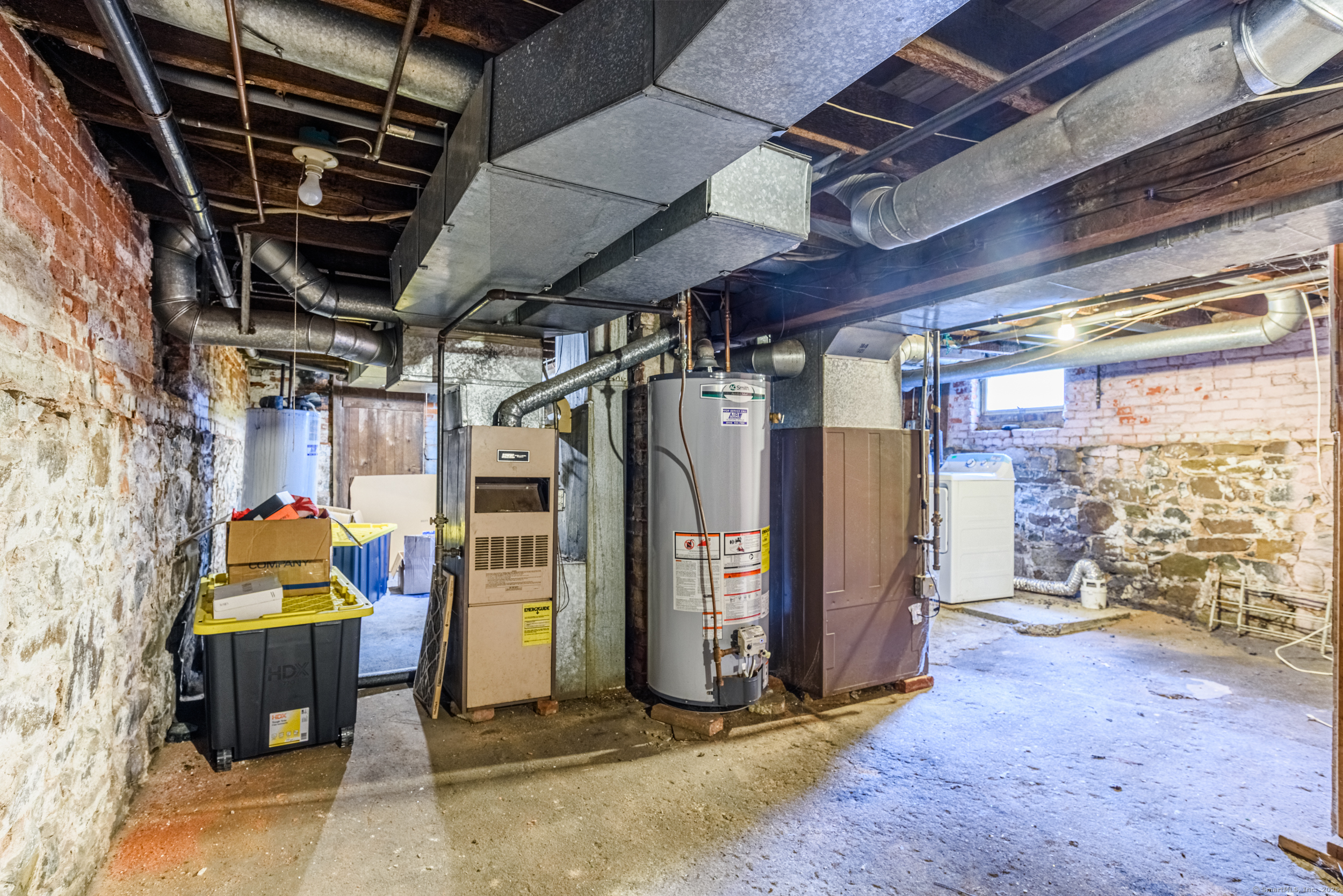 New Haven, Connecticut 06519, United States, 6 Bedrooms Bedrooms, ,3 BathroomsBathrooms,Residential,Pending,132770