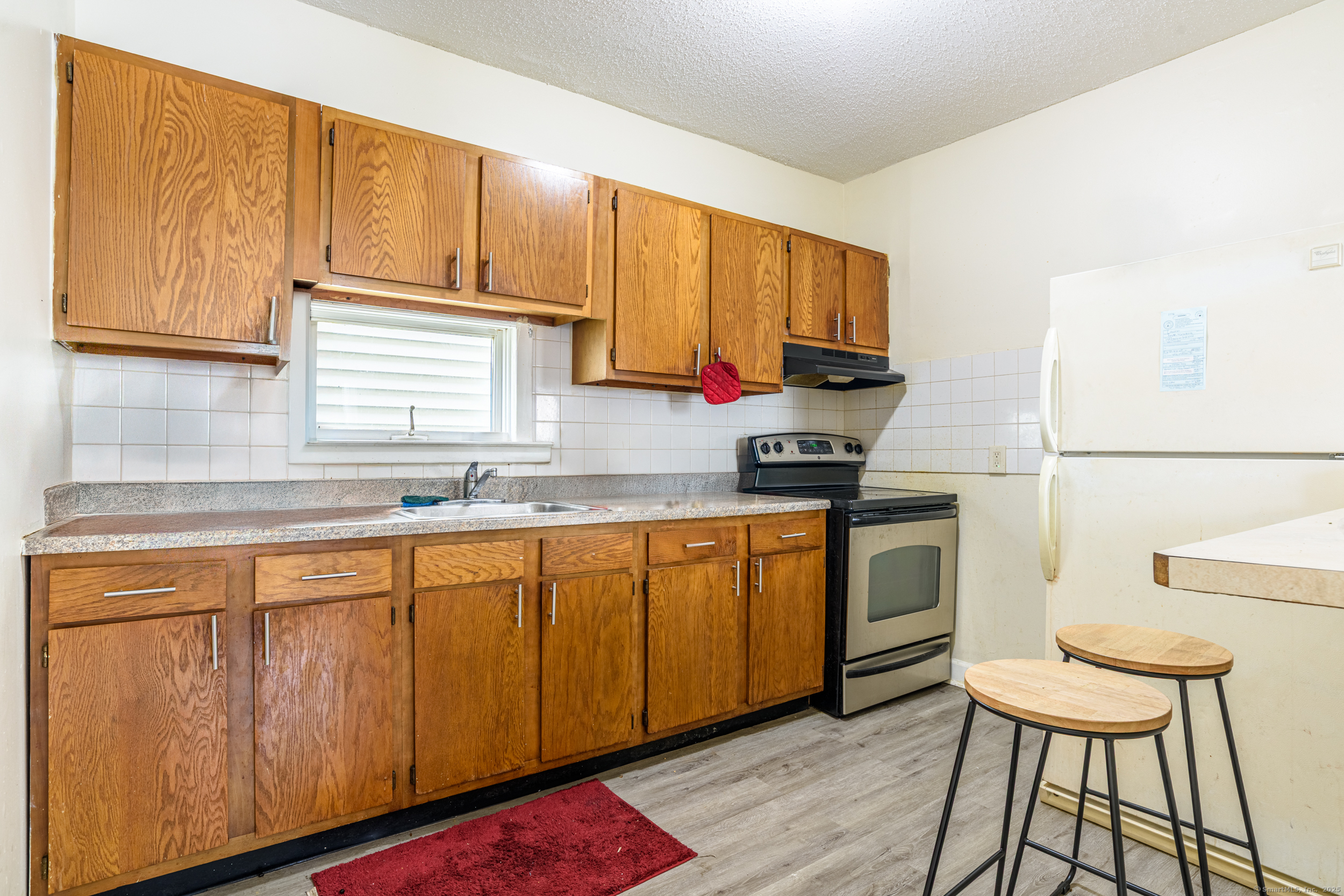 New Haven, Connecticut 06519, United States, 6 Bedrooms Bedrooms, ,3 BathroomsBathrooms,Residential,Pending,132770