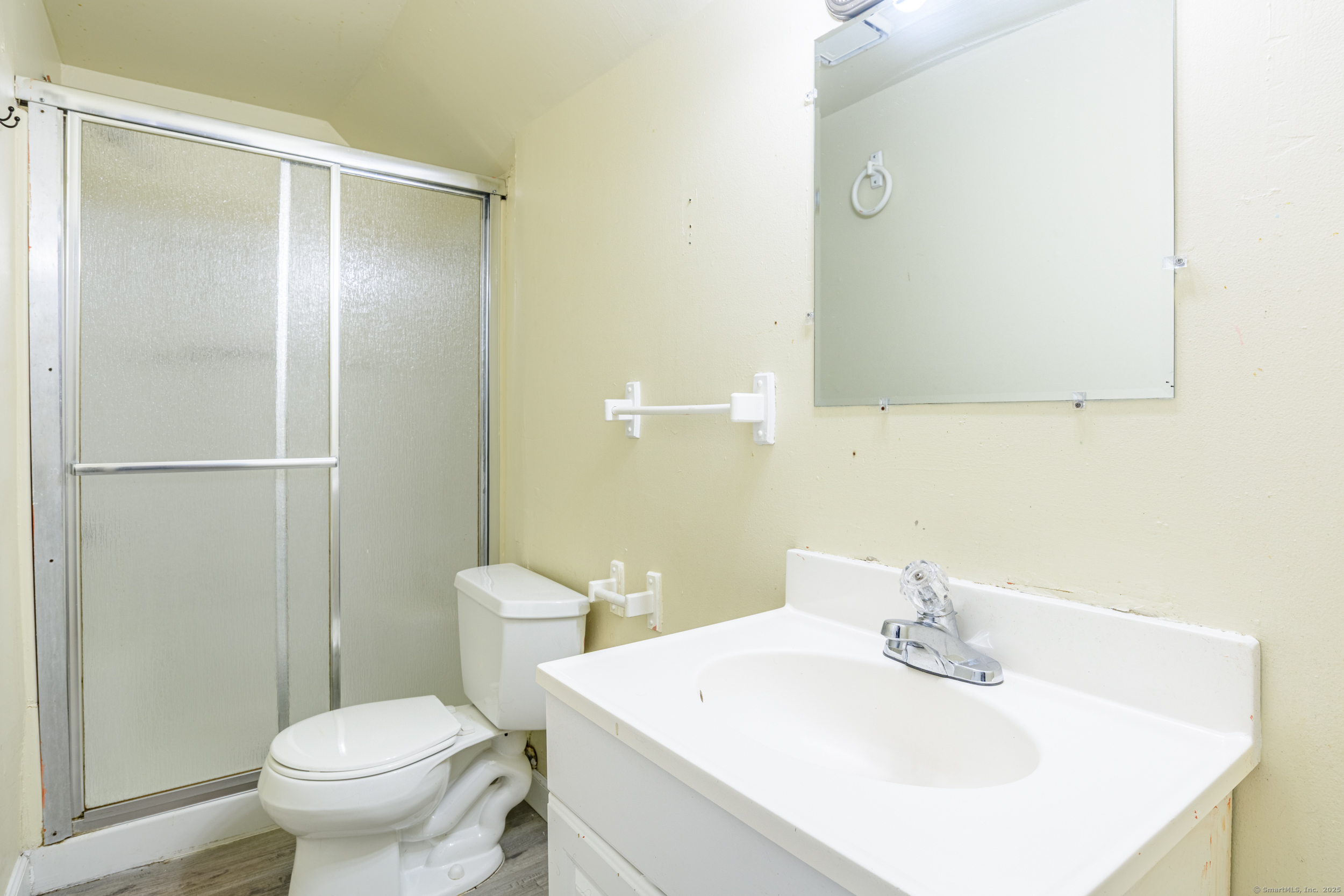 New Haven, Connecticut 06519, United States, 6 Bedrooms Bedrooms, ,3 BathroomsBathrooms,Residential,Pending,132770