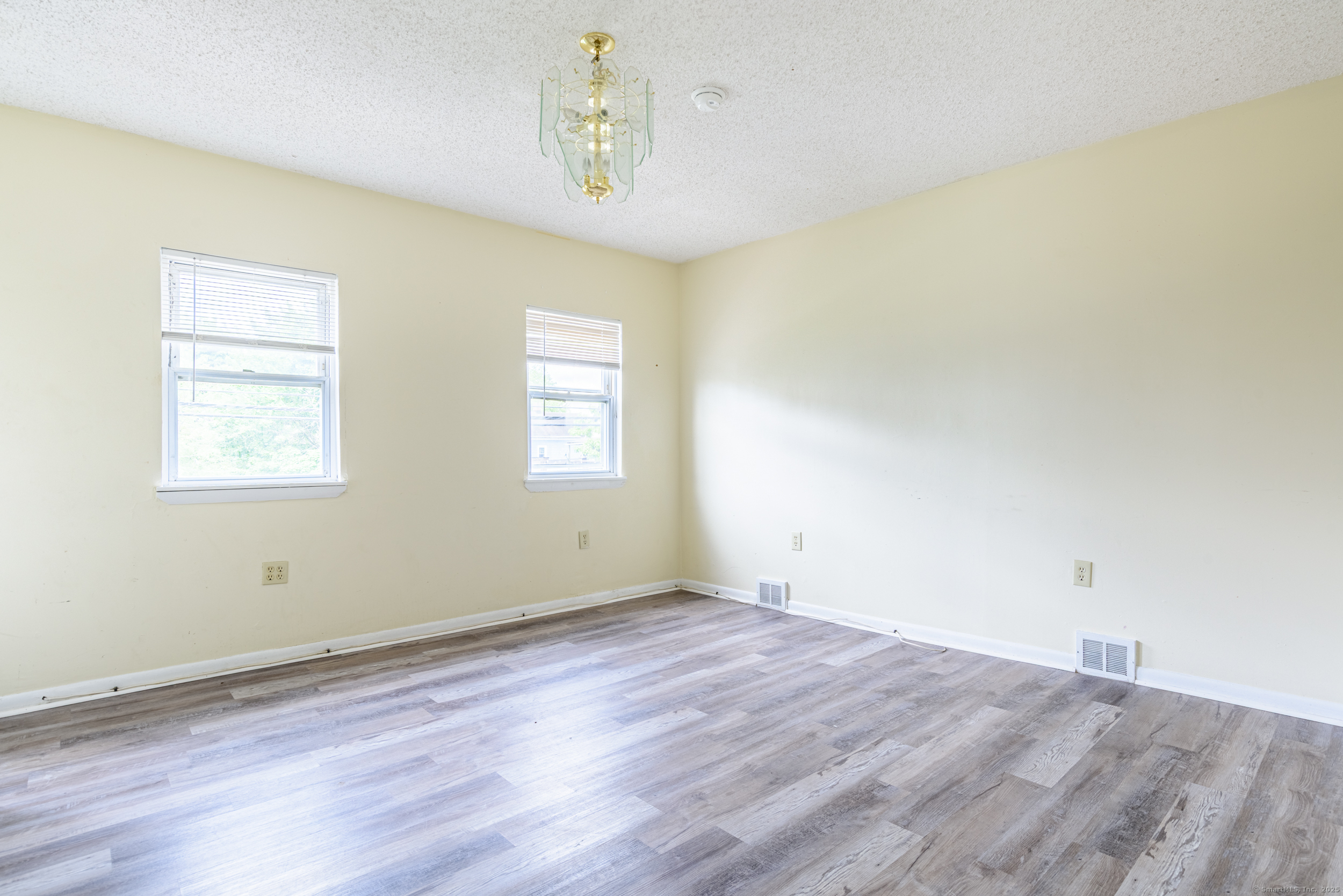 New Haven, Connecticut 06519, United States, 6 Bedrooms Bedrooms, ,3 BathroomsBathrooms,Residential,Pending,132770