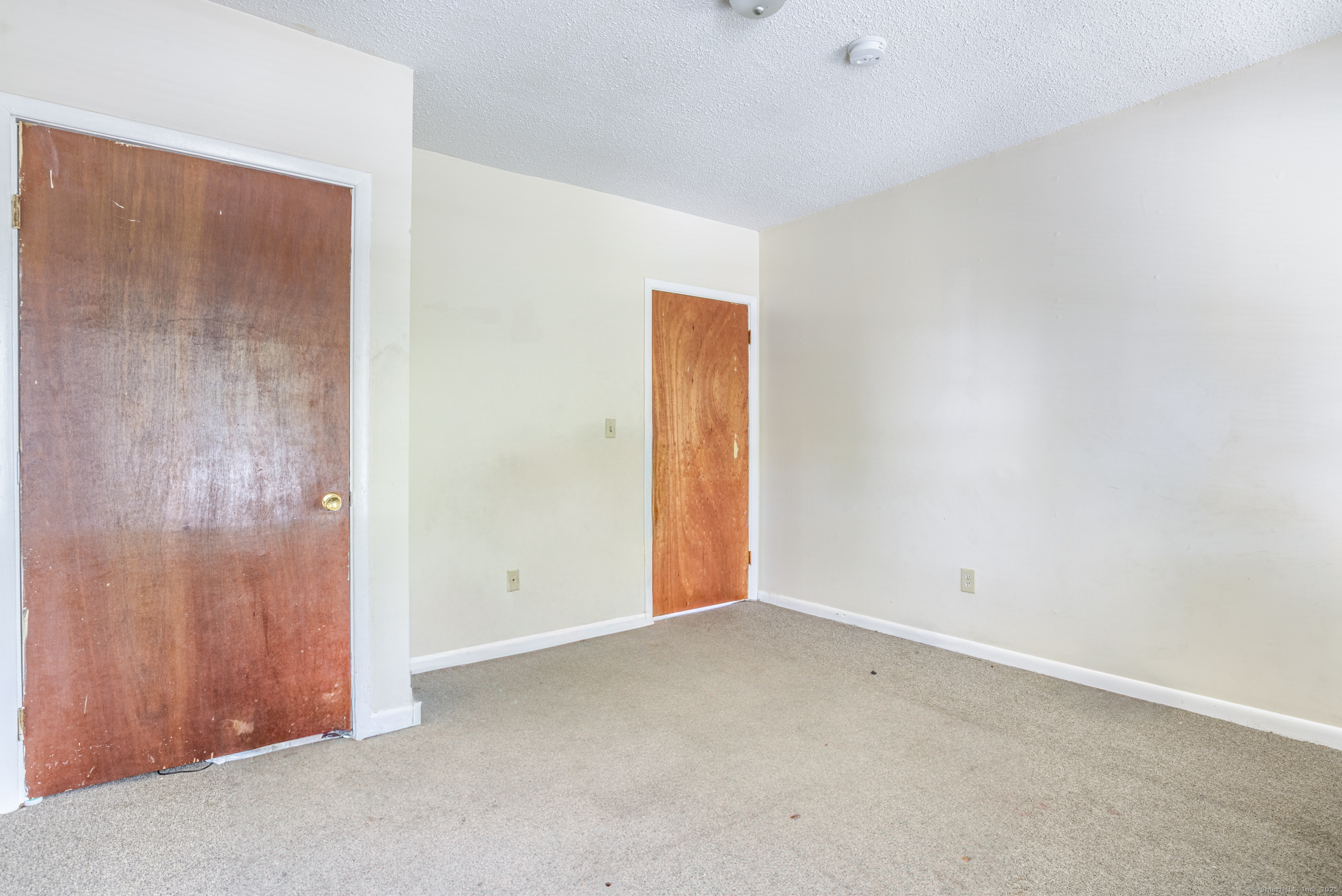 New Haven, Connecticut 06519, United States, 6 Bedrooms Bedrooms, ,3 BathroomsBathrooms,Residential,Pending,132770