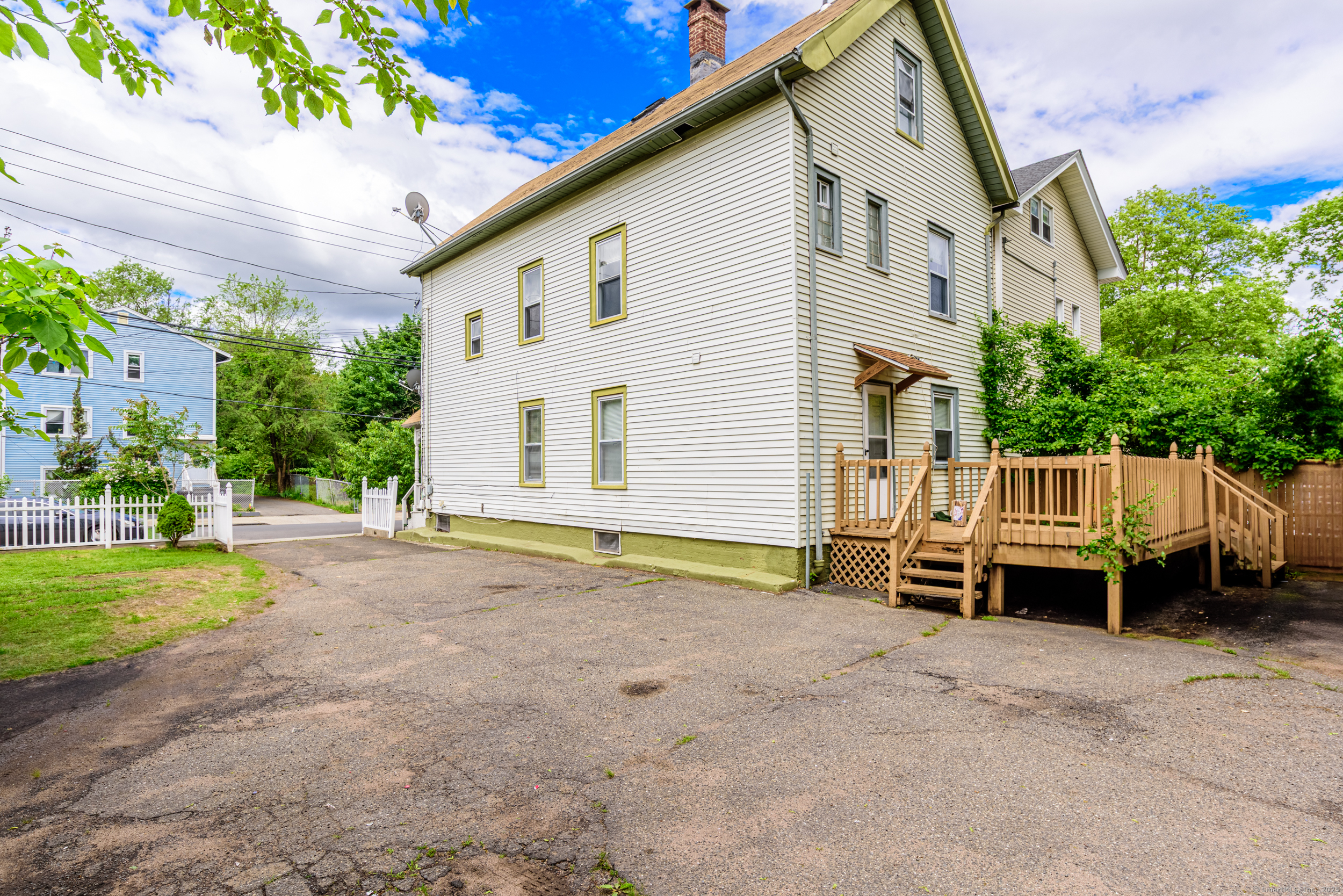 New Haven, Connecticut 06519, United States, 6 Bedrooms Bedrooms, ,3 BathroomsBathrooms,Residential,Pending,132770