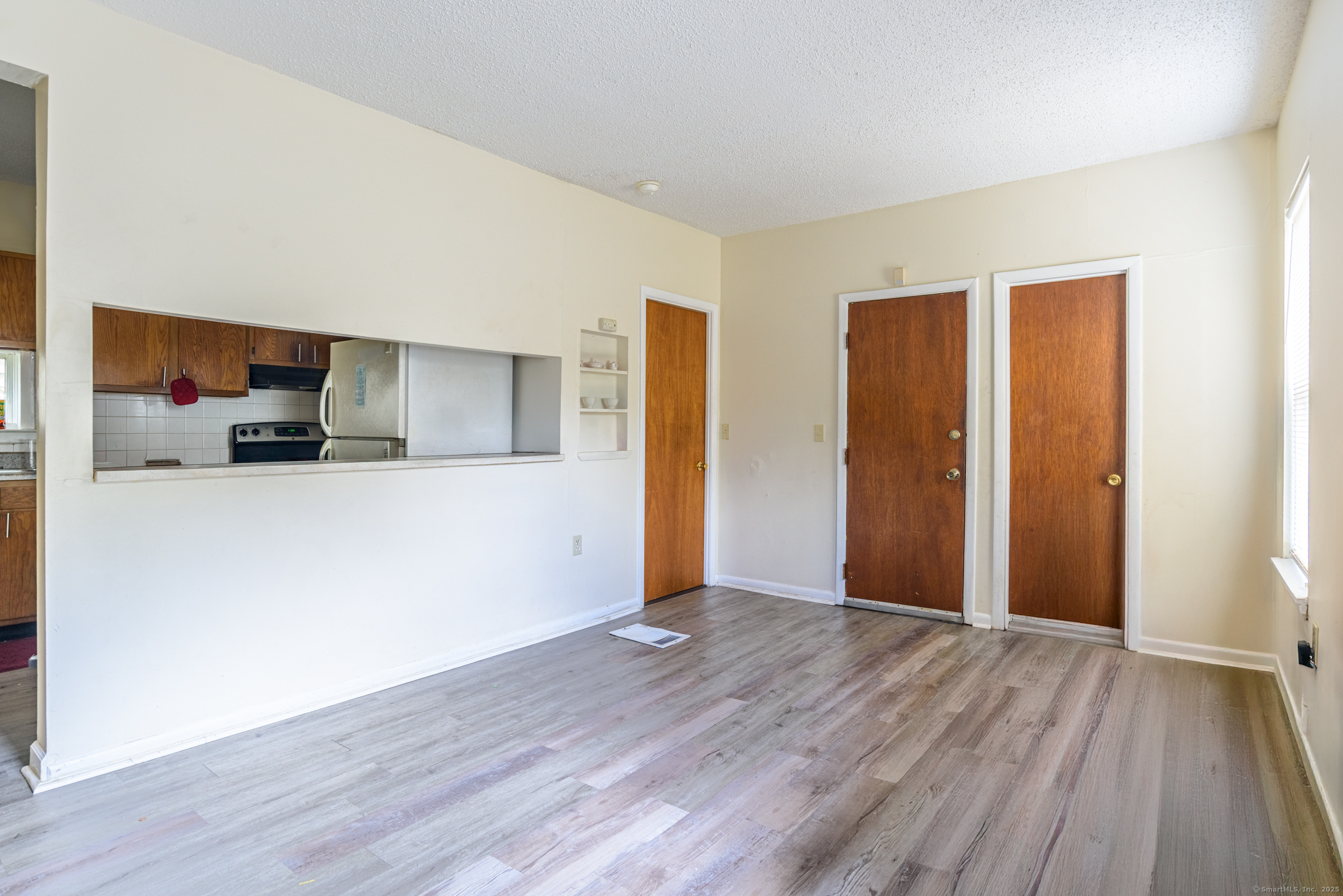 New Haven, Connecticut 06519, United States, 6 Bedrooms Bedrooms, ,3 BathroomsBathrooms,Residential,Pending,132770