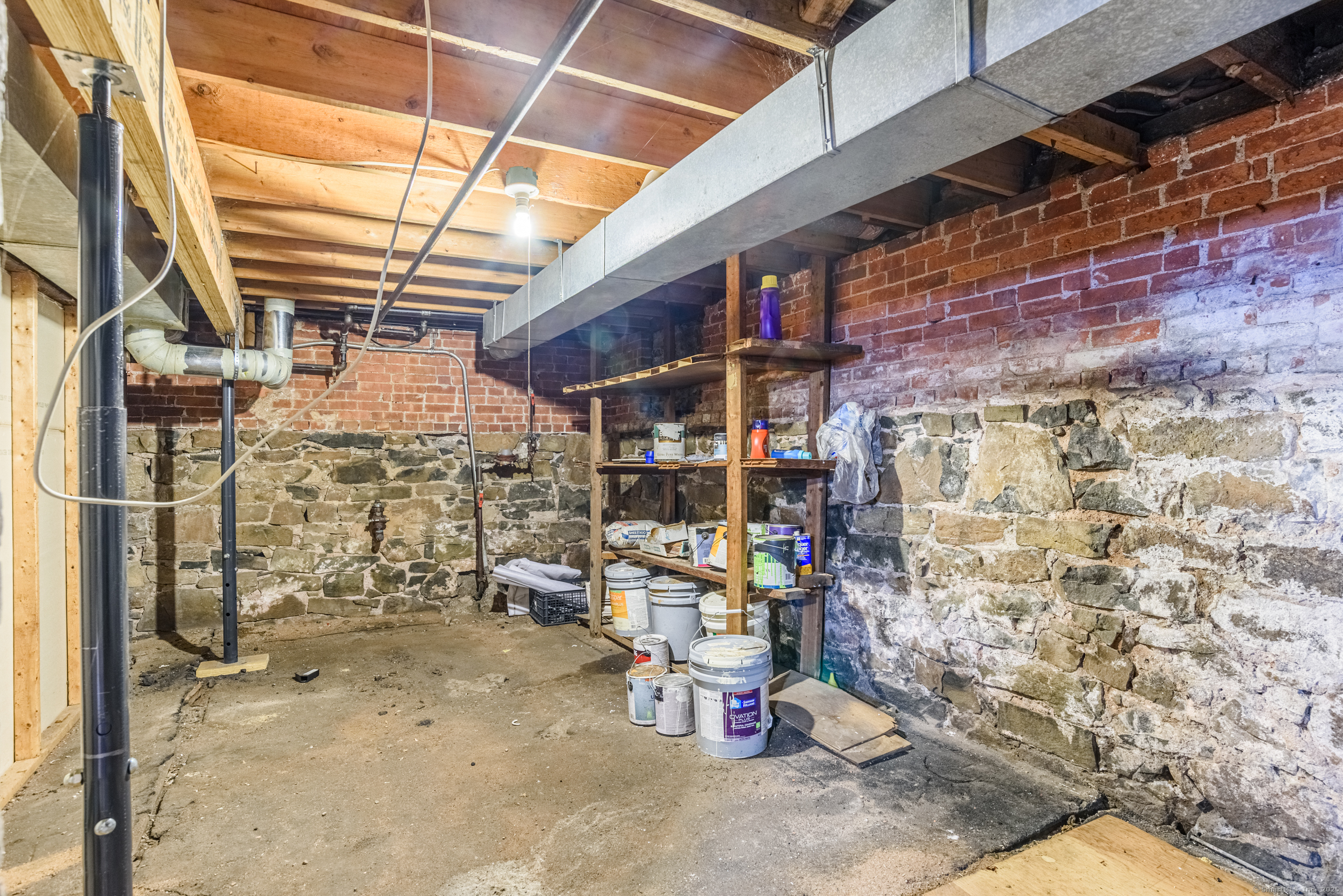 New Haven, Connecticut 06519, United States, 6 Bedrooms Bedrooms, ,3 BathroomsBathrooms,Residential,Pending,132770