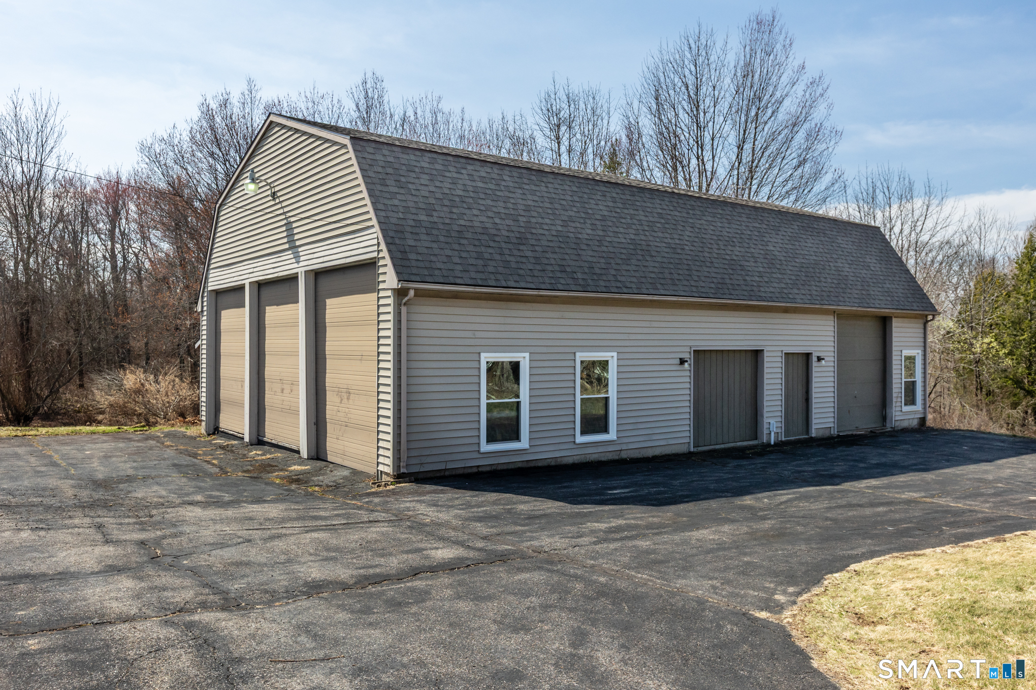 101 Johnnycake Mountain Road