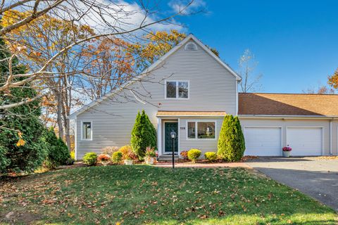 Photo of 328 Navajo Loop #328, Shelton, CT 06484 (MLS # 24138311)