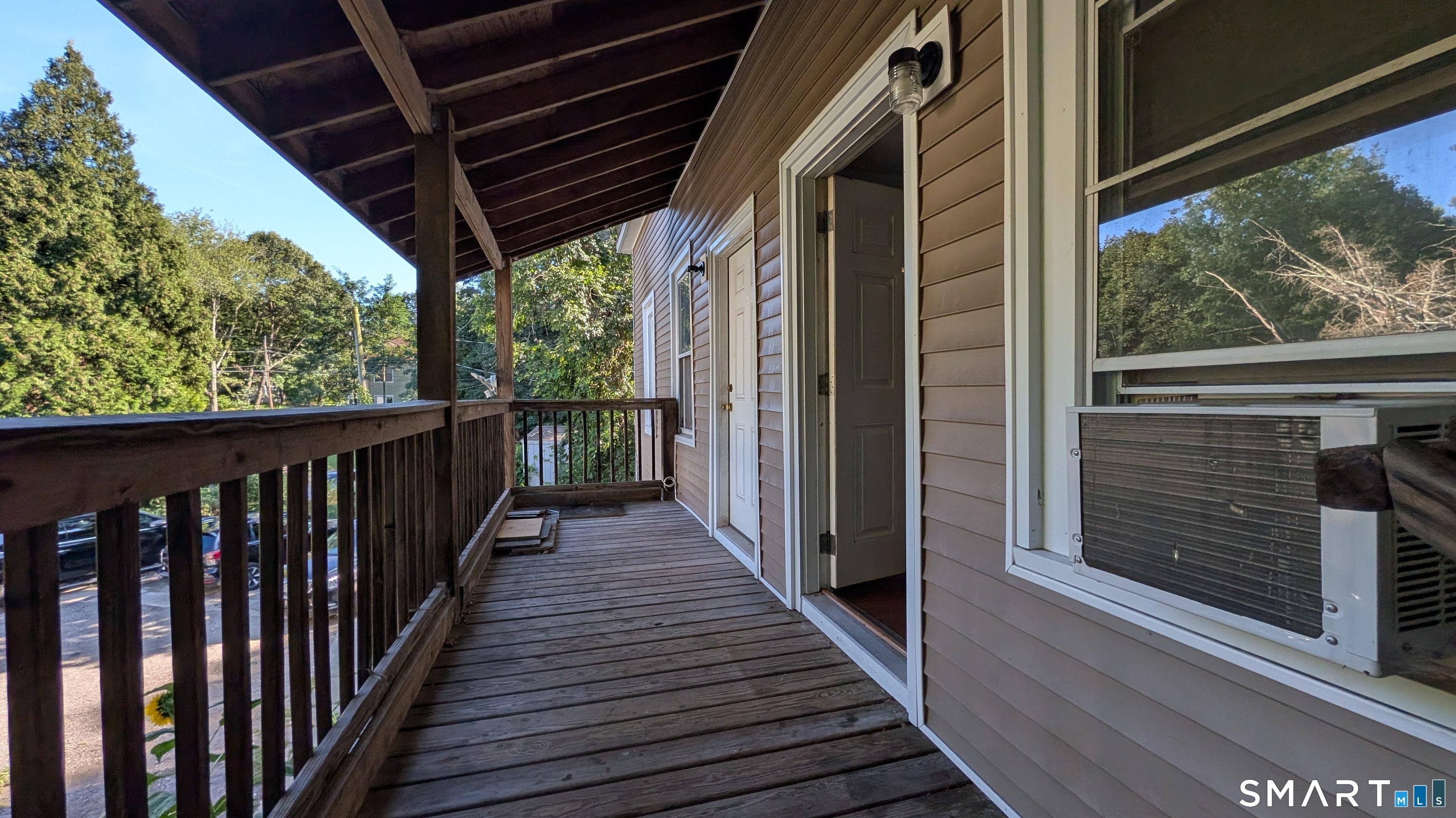70-1/2 Hunters Avenue