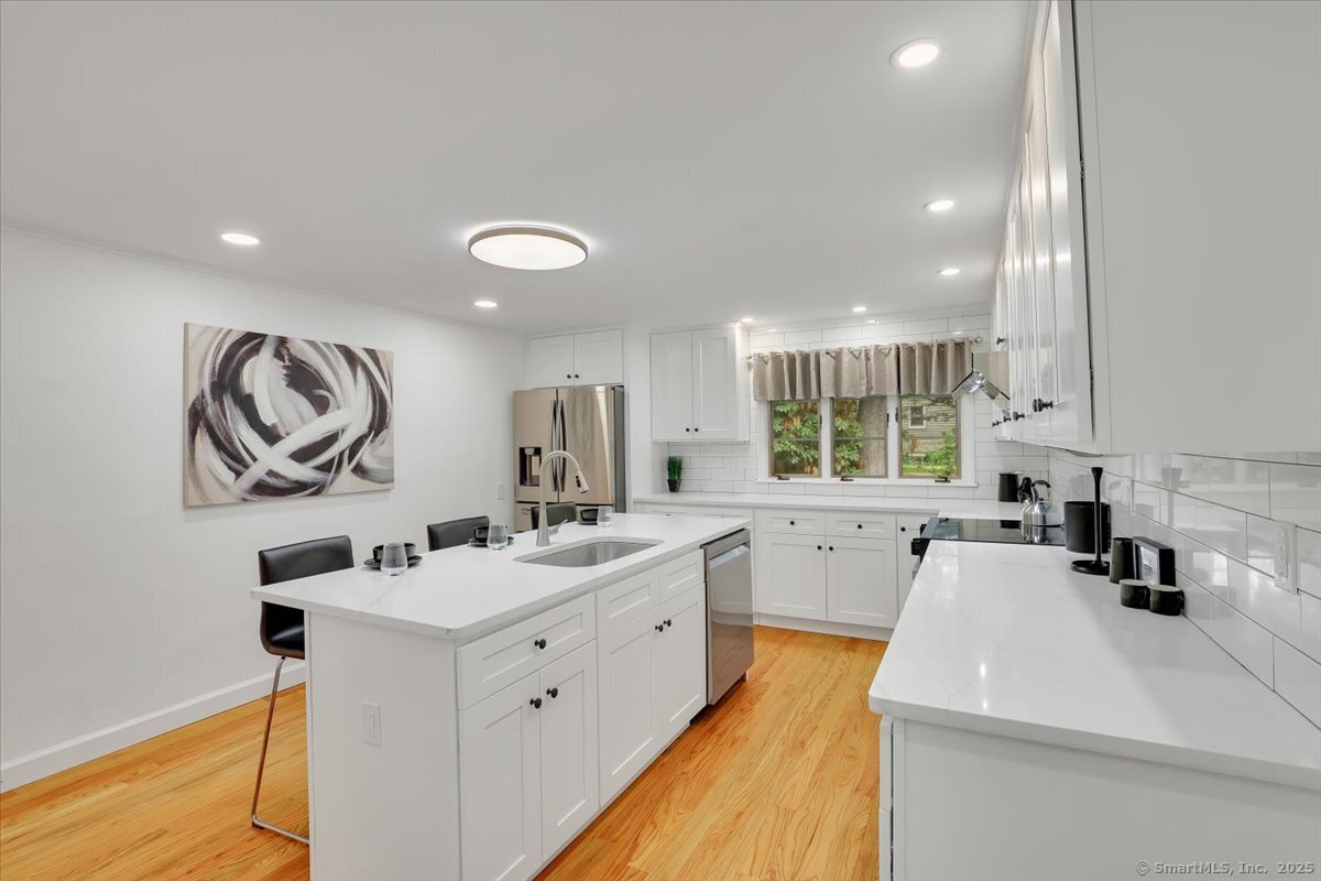 11 W Ridge Drive, West Hartford, Connecticut image 6