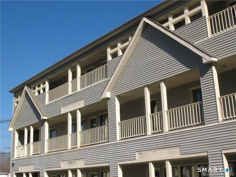Homes For Rent - 79 Danbury Road #A8<br/> Fairfield County, Ridgefield, CT 06877