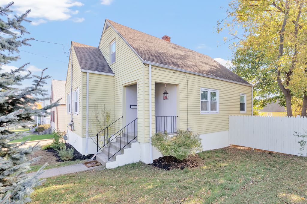 Photo of 783 Clark Street, Bridgeport, CT 06606 (MLS # 24136001)